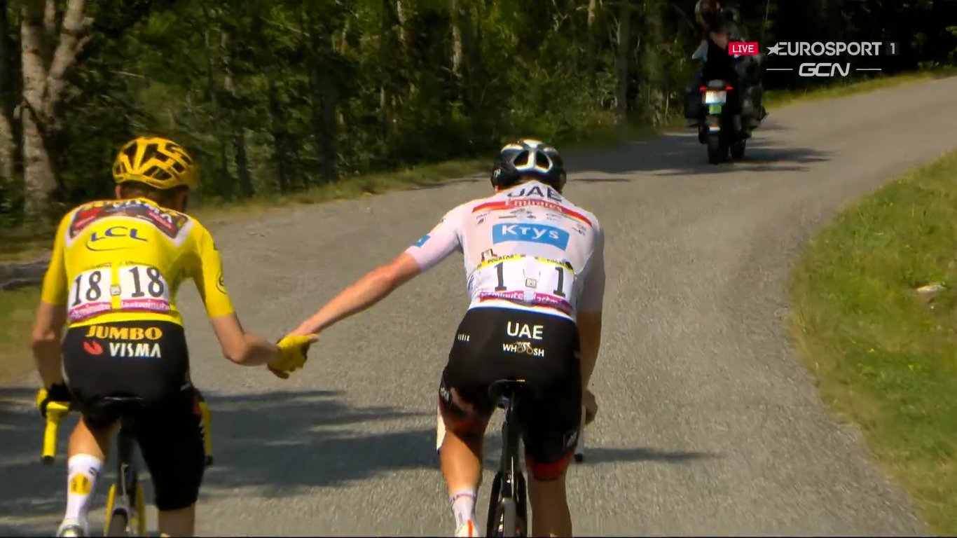 Wielka klasa duńskiego kolarza podczas Tour de France. Poczekał na największego rywala. "Niespotykane" [WIDEO]