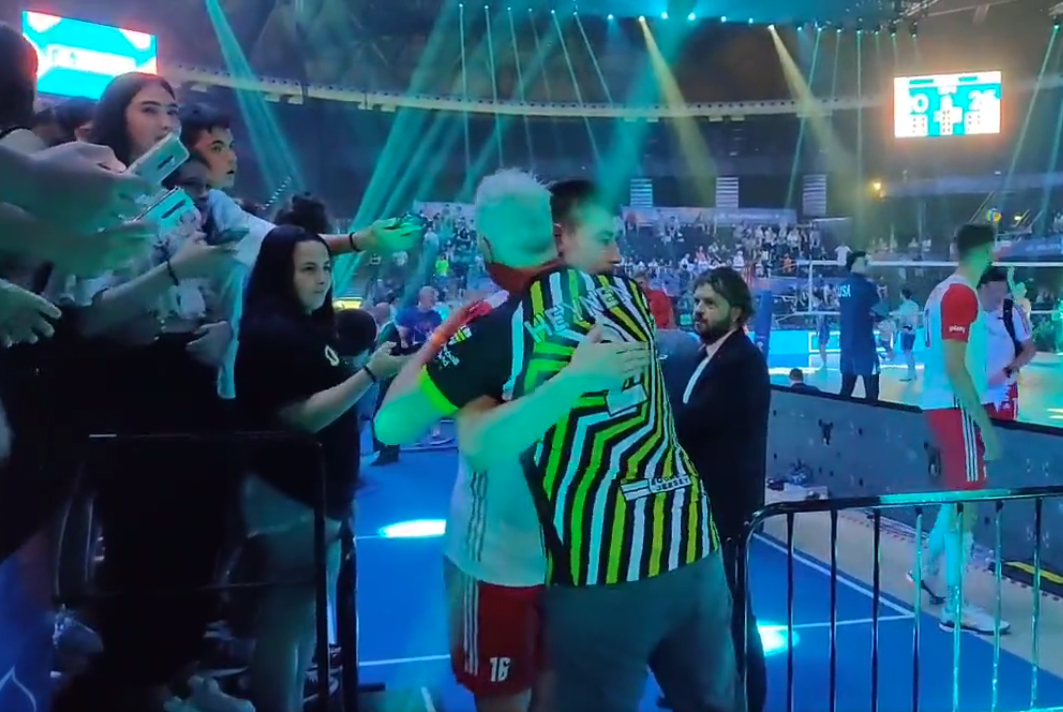 Ładny gest Vitala Heynena. Tak zareagował na zwycięstwo polskich siatkarzy [WIDEO]