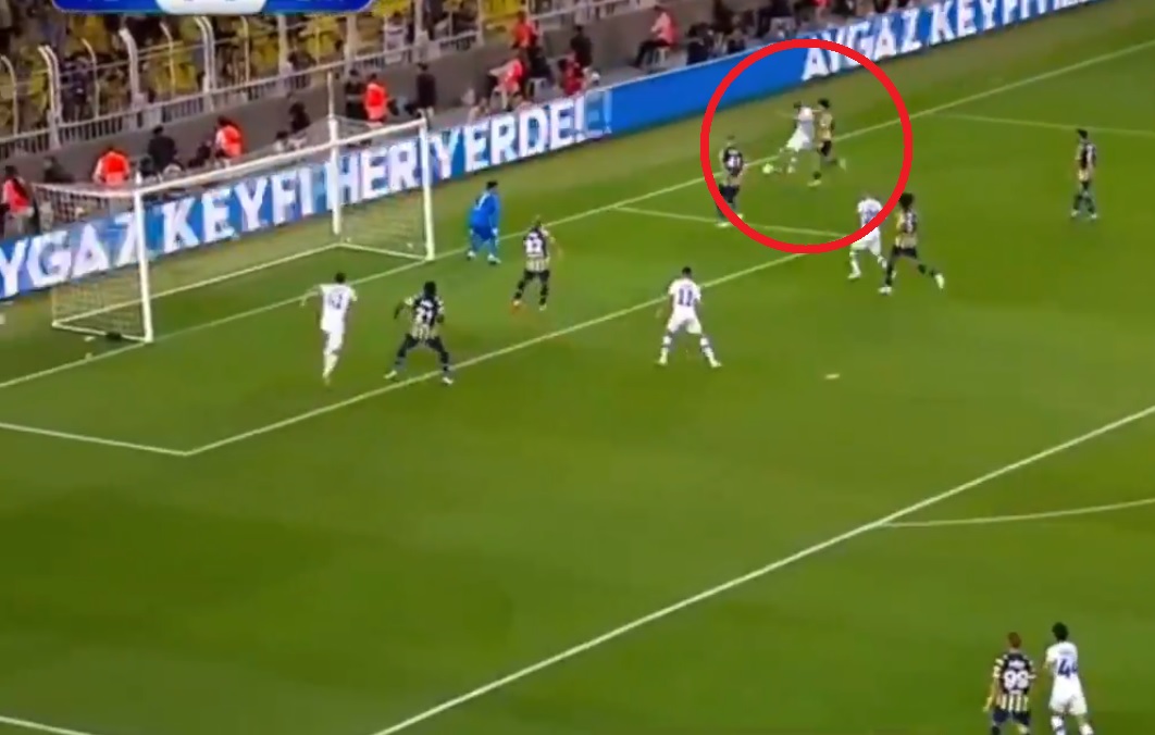 Tomasz Kędziora z asystą w eliminacjach Ligi Mistrzów! Dynamo Kijów wyeliminowało Fenerbahce! [WIDEO]