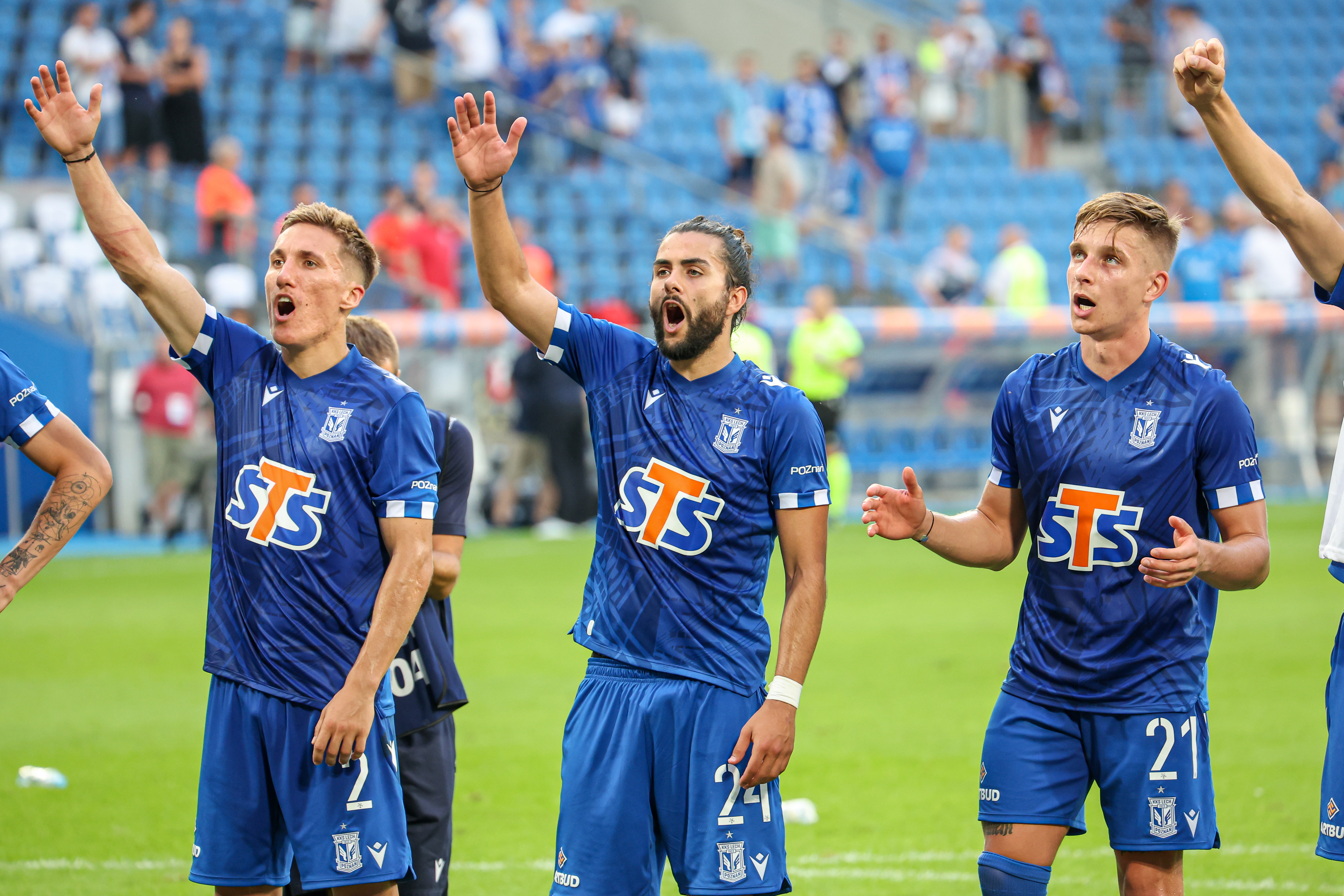Lech przypieczętował awans do kolejnej rundy eliminacji Ligi Konferencji. Spokojny mecz "Kolejorza"