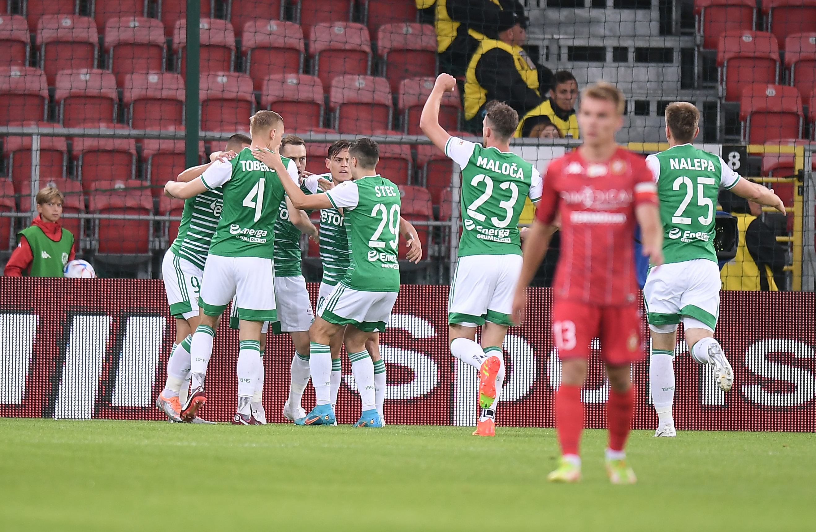 Lechia Gdańsk zepsuła święto Widzewa Łódź. Flavio Paixao uciszył kibiców beniaminka [WIDEO]
