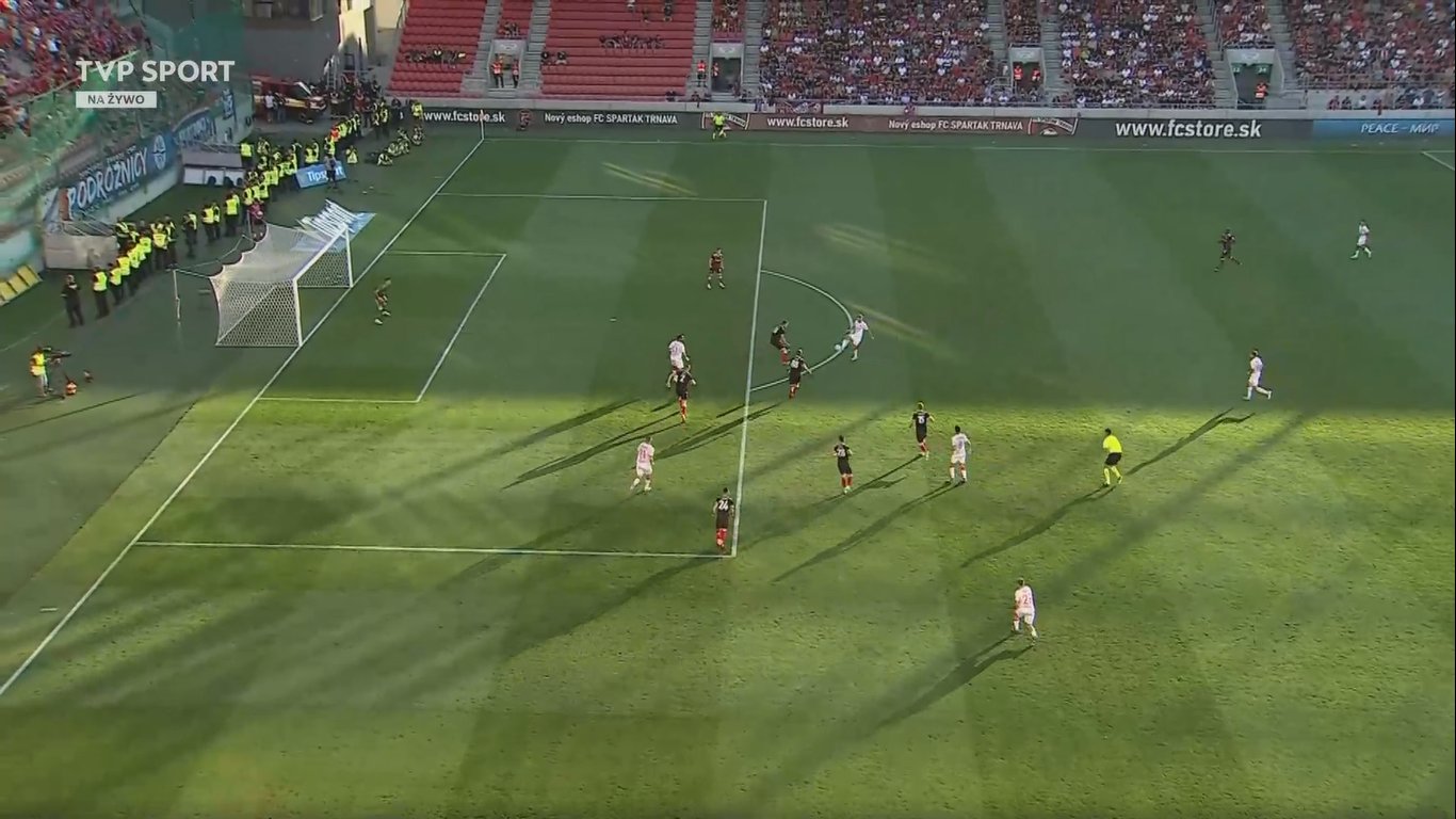 Spore szczęście Rakowa Częstochowa w Lidze Konferencji. Nieczysty strzał Lopeza i gol ze spalonego [WIDEO]