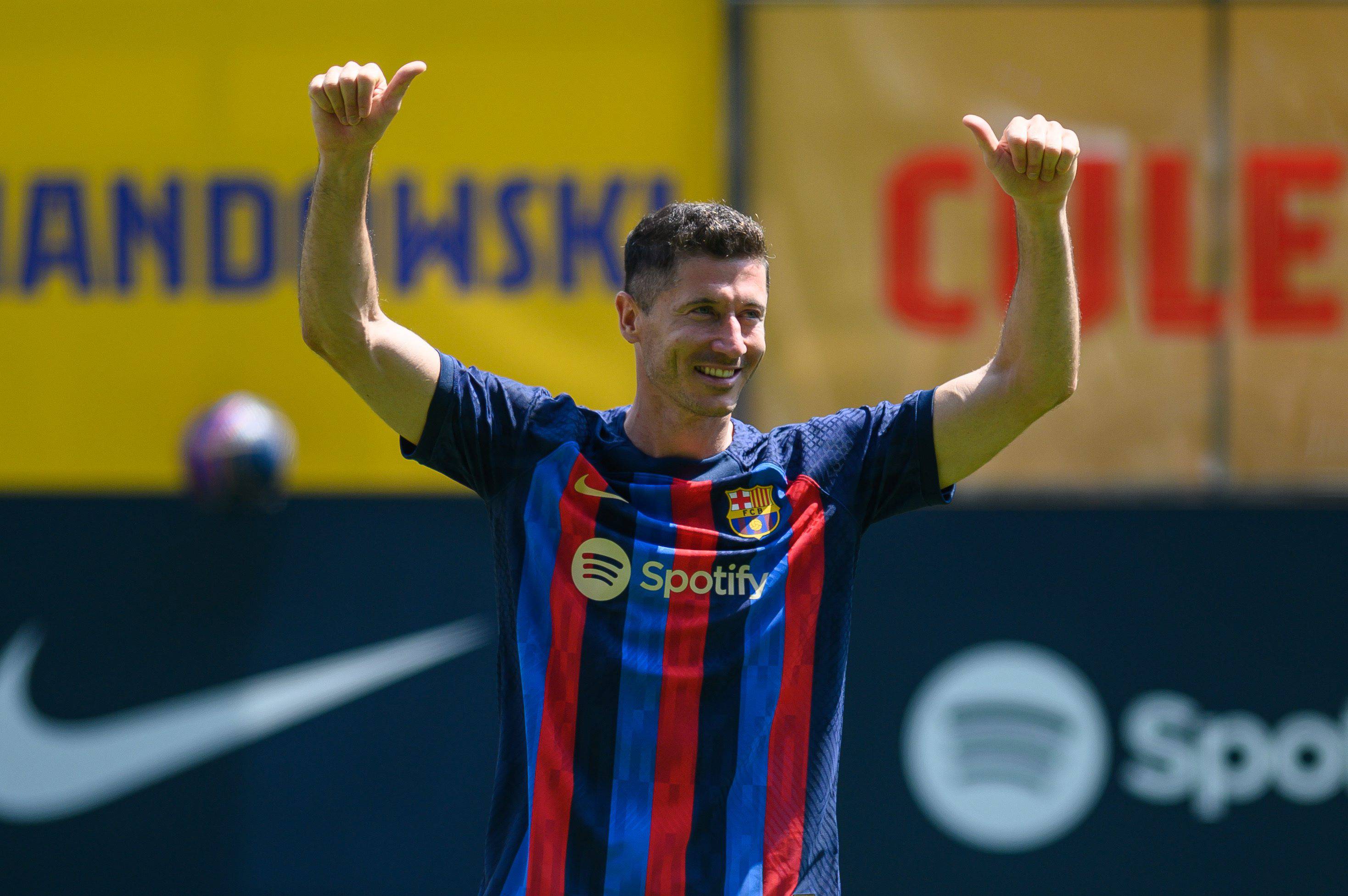 Jak "Bobek" stał się gwiazdą piłki? Niesamowita droga Lewandowskiego na szczyty światowego futbolu [WIDEO]