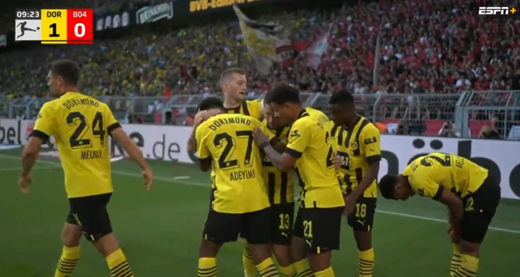 Borussia Dortmund zaczęła sezon od wygranej. Gol Reusa, kontuzja nowego nabytku, świetne parady Kobela [WIDEO]
