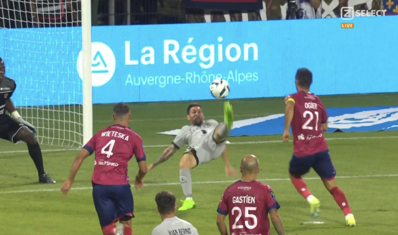 Magiczny gol Messiego i show Neymara. Mateusz Wieteska nie zatrzymał gwiazd PSG [WIDEO]