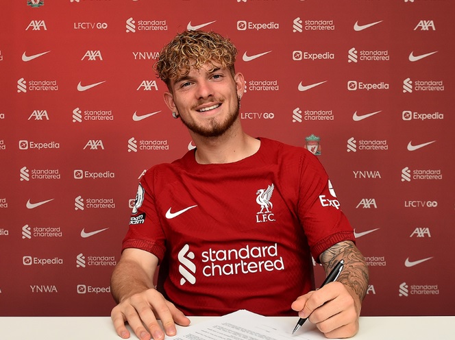 Liverpool przedłużył kontrakt ze swoim młodym talentem. Podpisał wieloletnią umowę. "Diament"