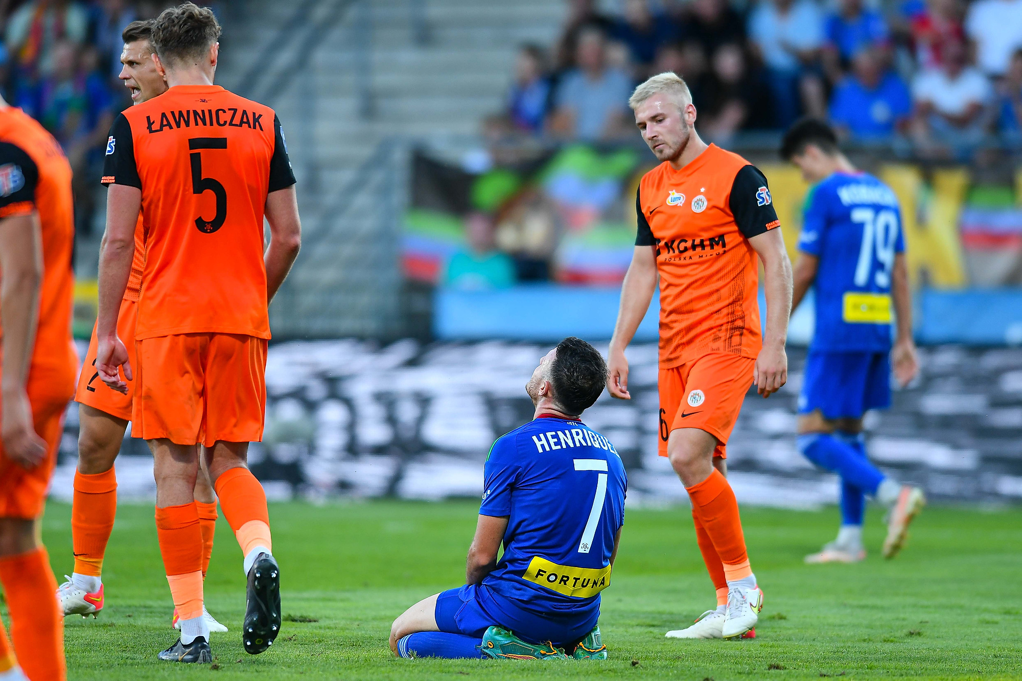 Zagłębie Lubin wygrało derby z Miedzią Legnica. Samobójczy gol przesądził o wyniku [WIDEO]