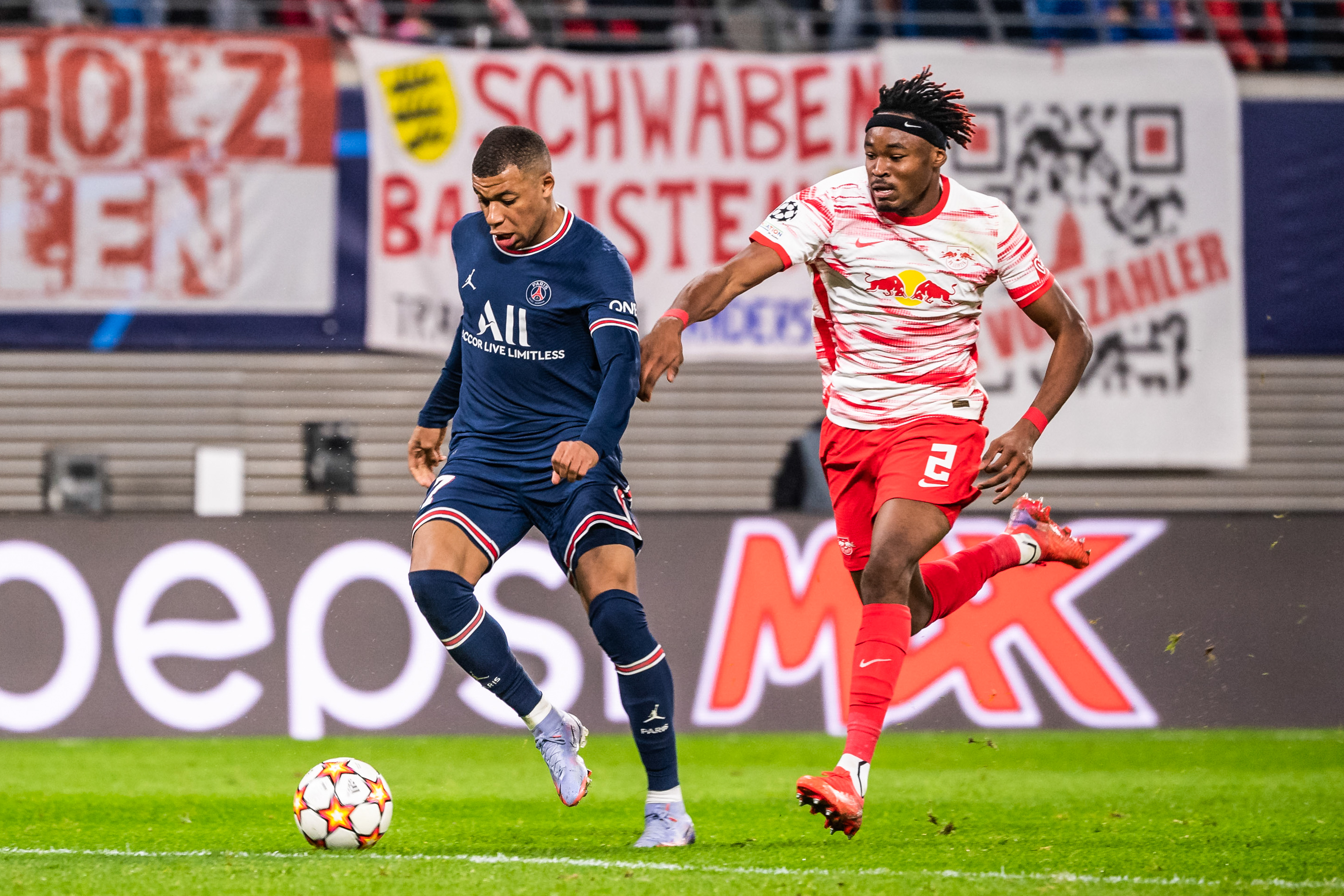 Nowy cel transferowy PSG. Mistrzowie Francji spróbują kupić utalentowanego obrońcę