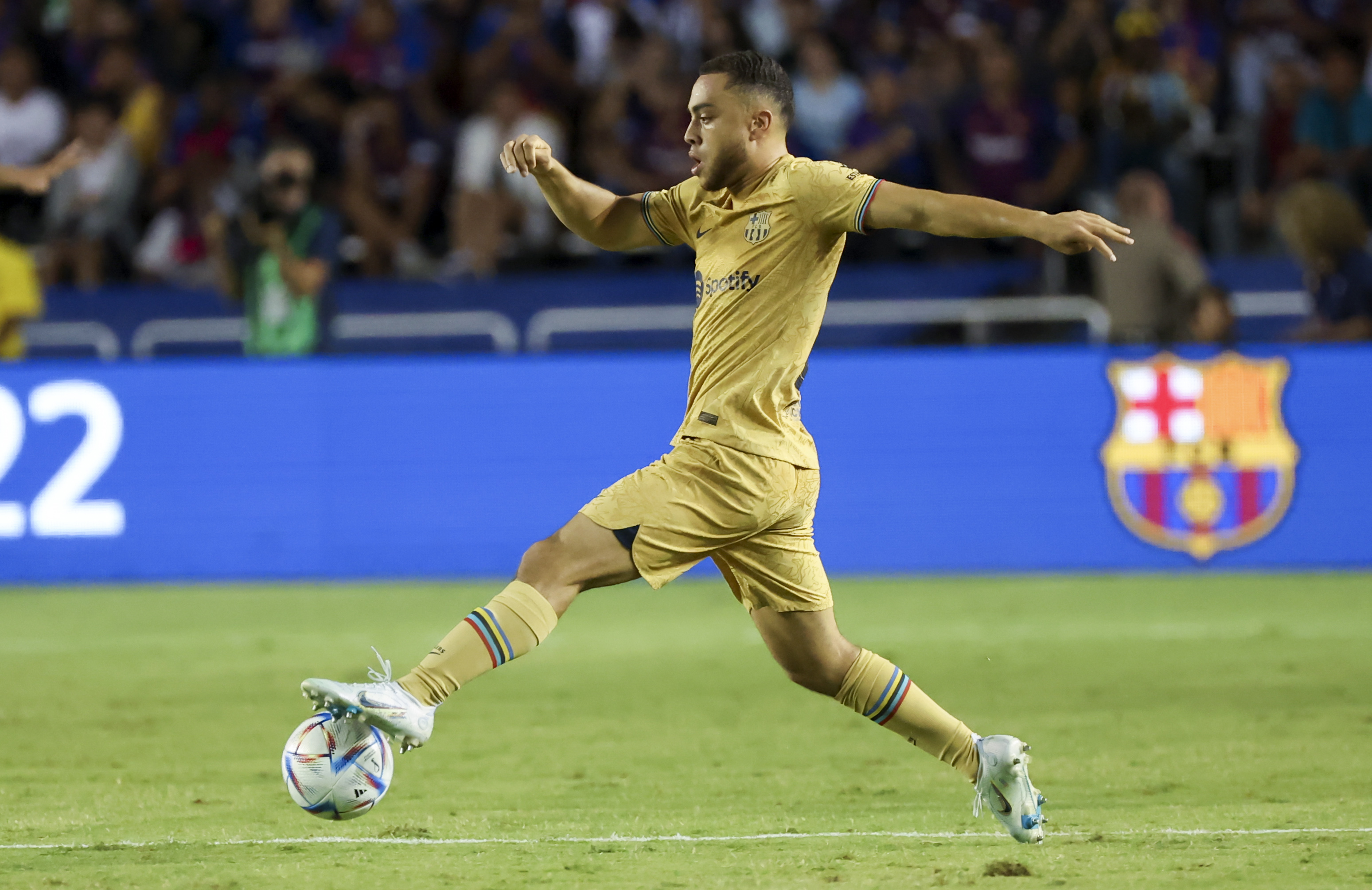 Media: FC Barcelona negocjuje transfer obrońcy. Chce przeprowadzić wymianę
