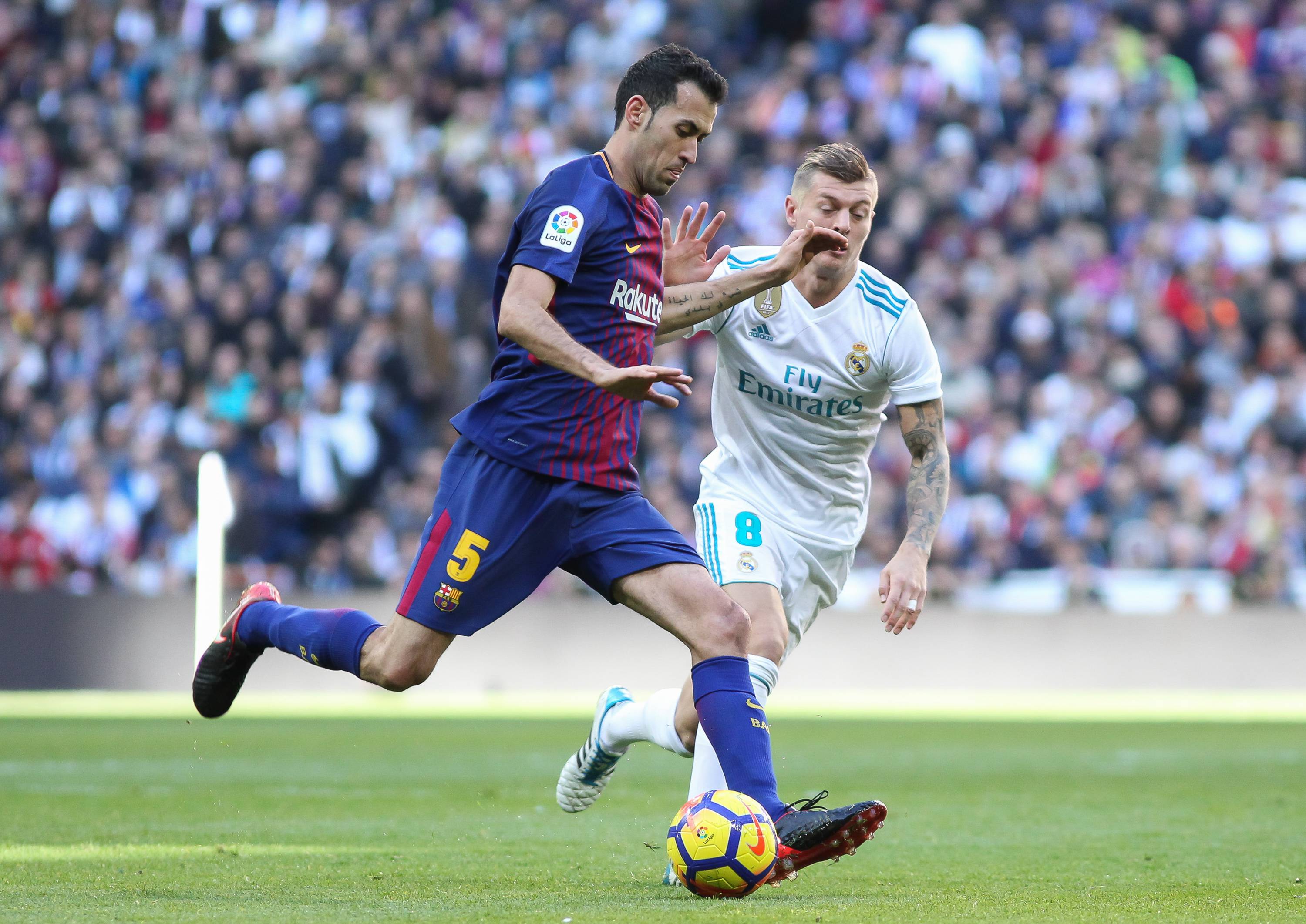 Casemiro-Kroos-Modrić czy Busquets-Xavi-Iniesta? Które trio było lepsze? Porównujemy genialne tercety