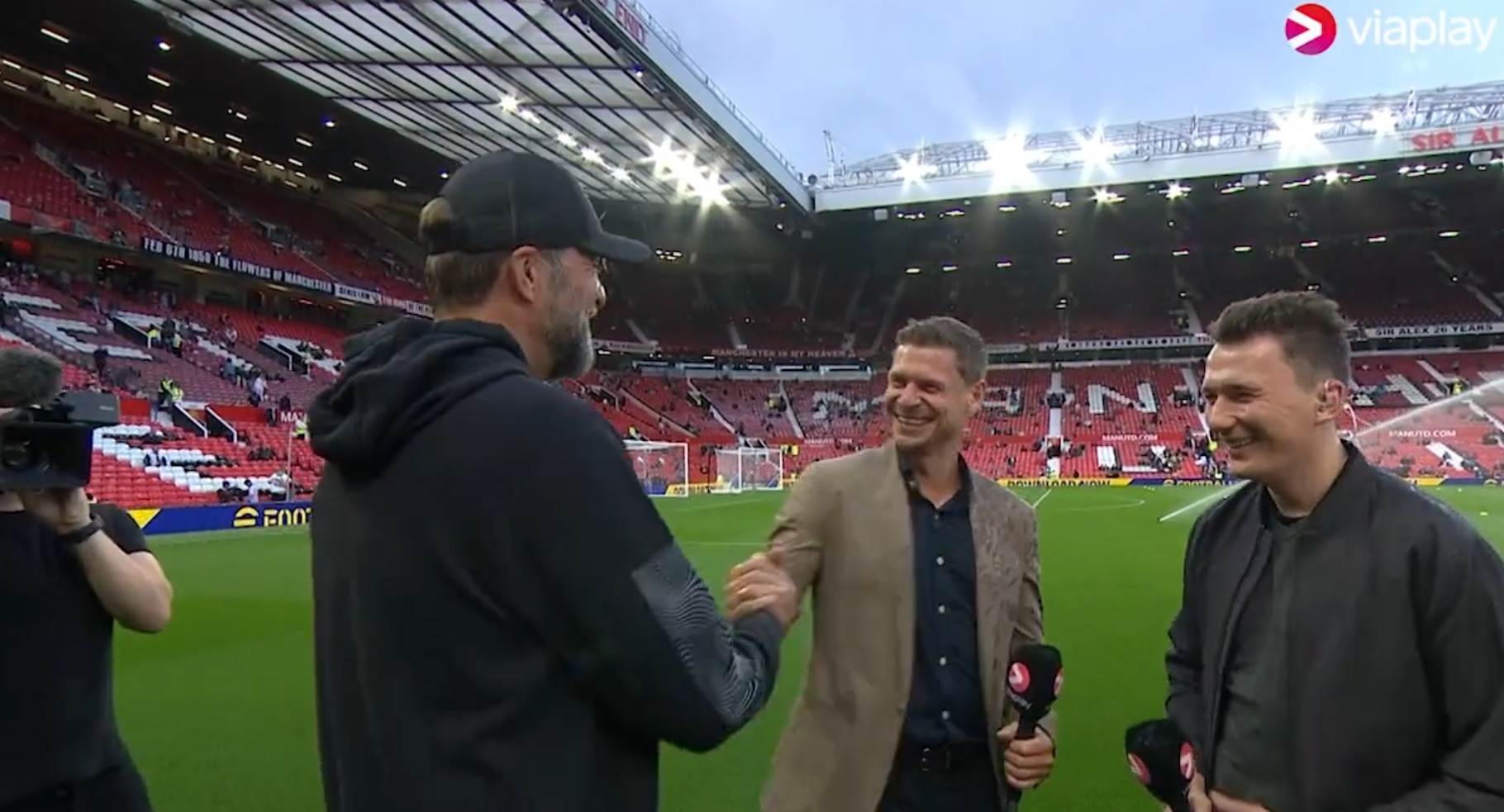 Niecodzienna sytuacja przed hitem Premier League. Klopp zdziwił się na widok Piszczka. "Jesteś mokry?" [WIDEO]