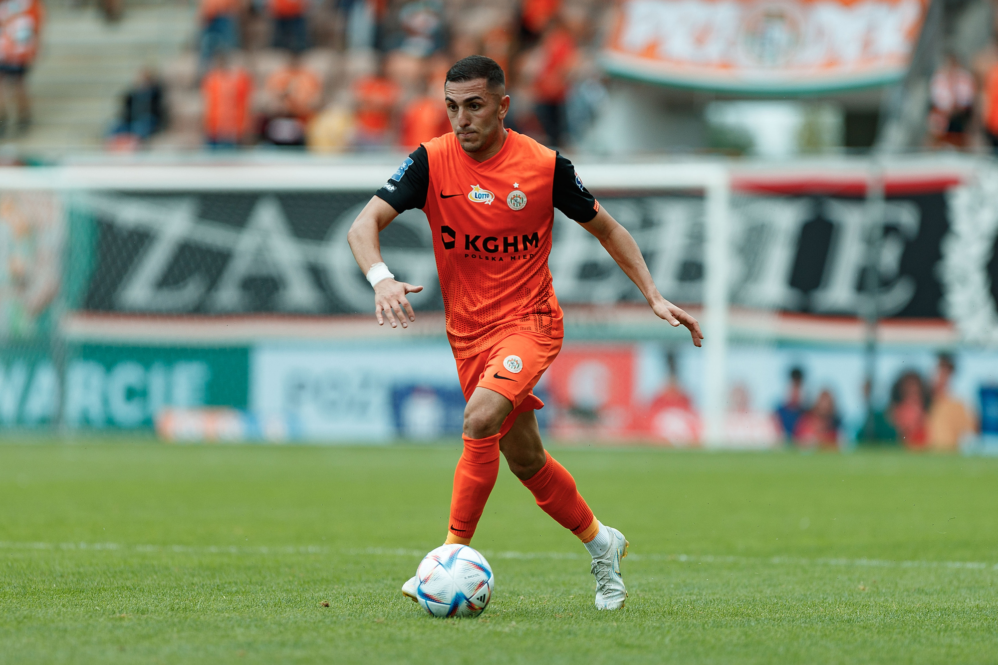 Obrońca Zagłębia Lubin błyskawicznie odchodzi z klubu. W tym roku nie zagrał ani minuty