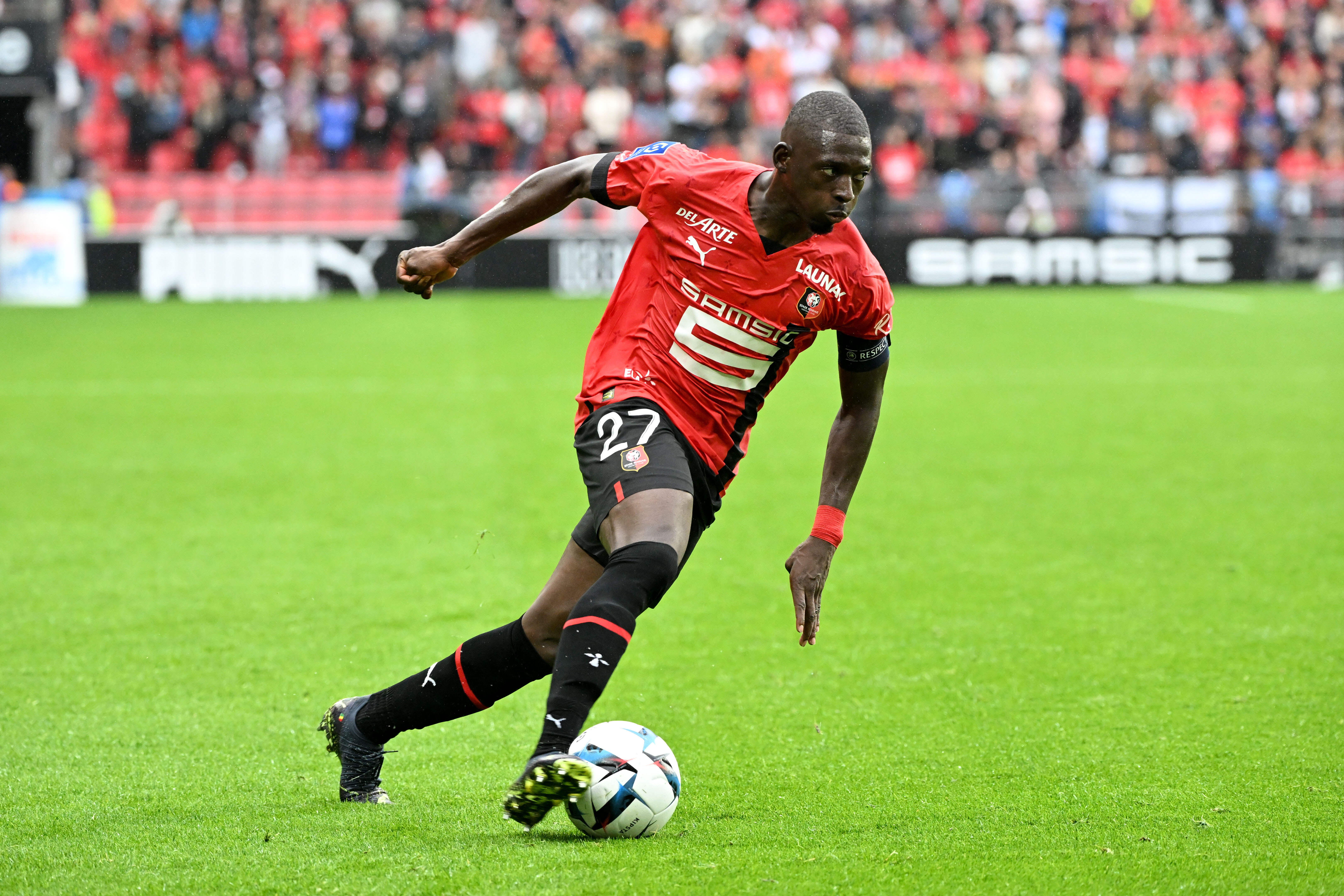 Zaskakujący transfer Barcelony? "Duma Katalonii" zainteresowana obrońcą z ligi francuskiej