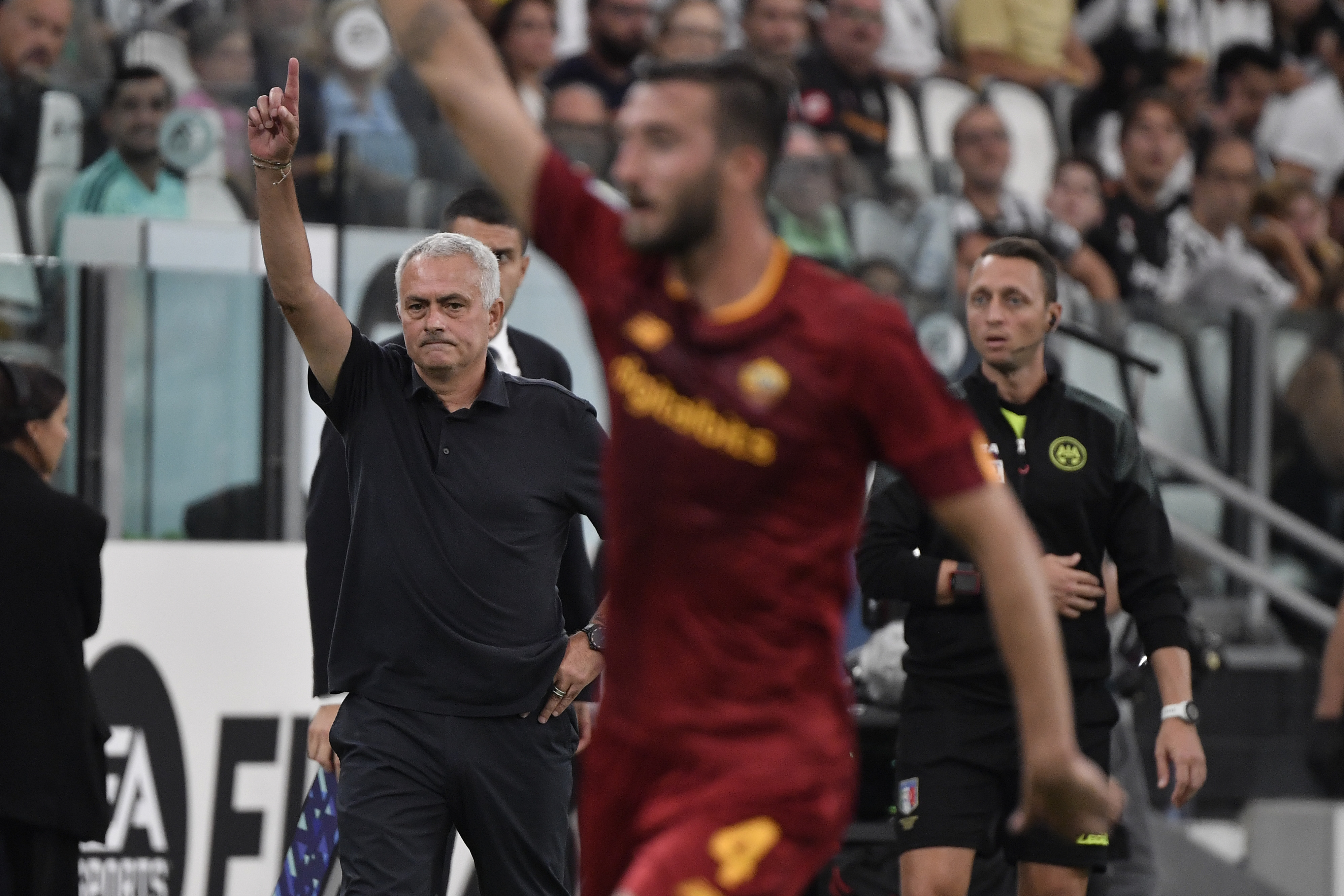 Mocne słowa Jose Mourinho po remisie. "W przerwie powiedziałem piłkarzom, że wstydzę się być ich trenerem"