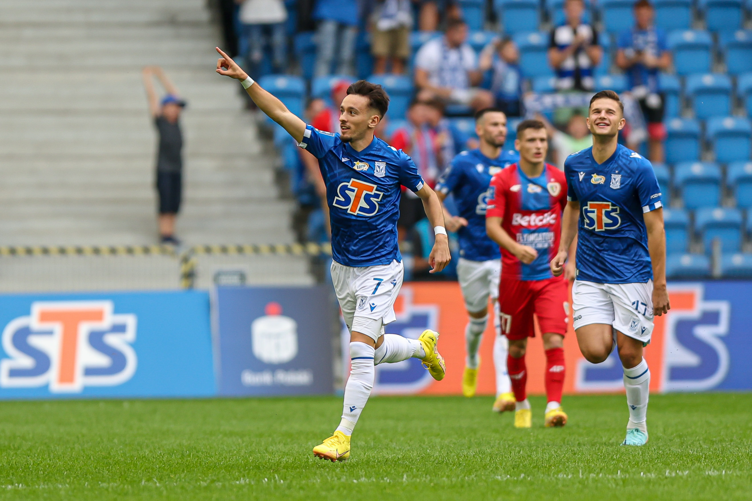 Na nim Lech Poznań ma szansę w przyszłości sporo zarobić. "Ogromny talent. Może trafić do czołowej ligi"