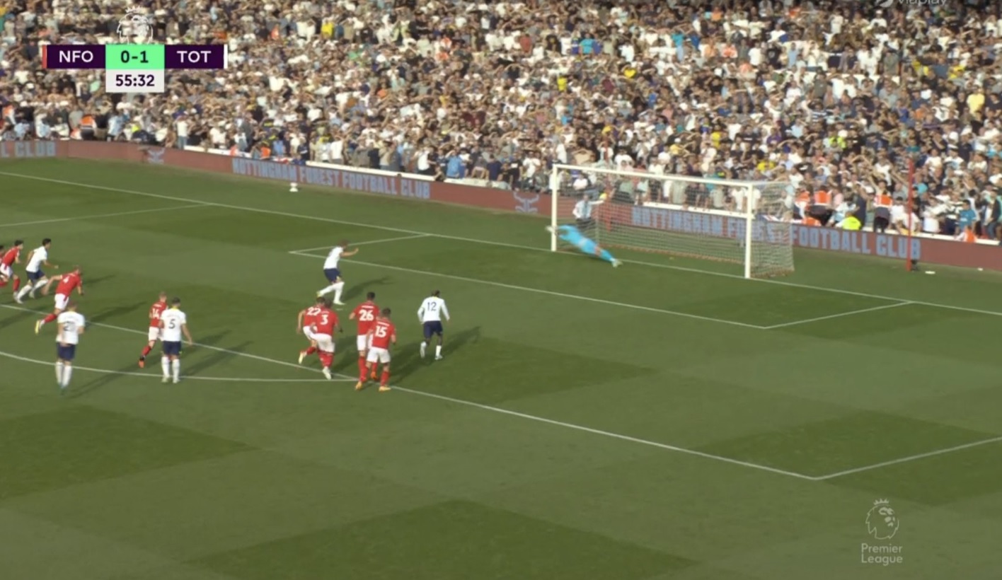 Henderson znów obronił karnego, ale nie uchronił Nottingham przed porażką z Tottenhamem. Dublet Kane'a [WIDEO]