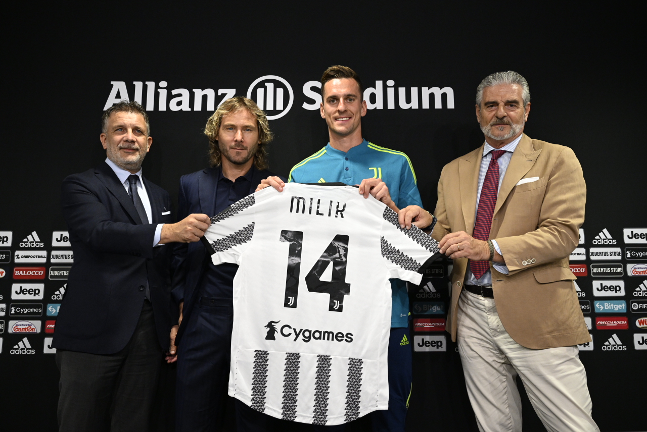 Arkadiusz Milik w końcu zaprezentowany przez Juventus. Reprezentant zabrał głos po transferze. "To mój cel"
