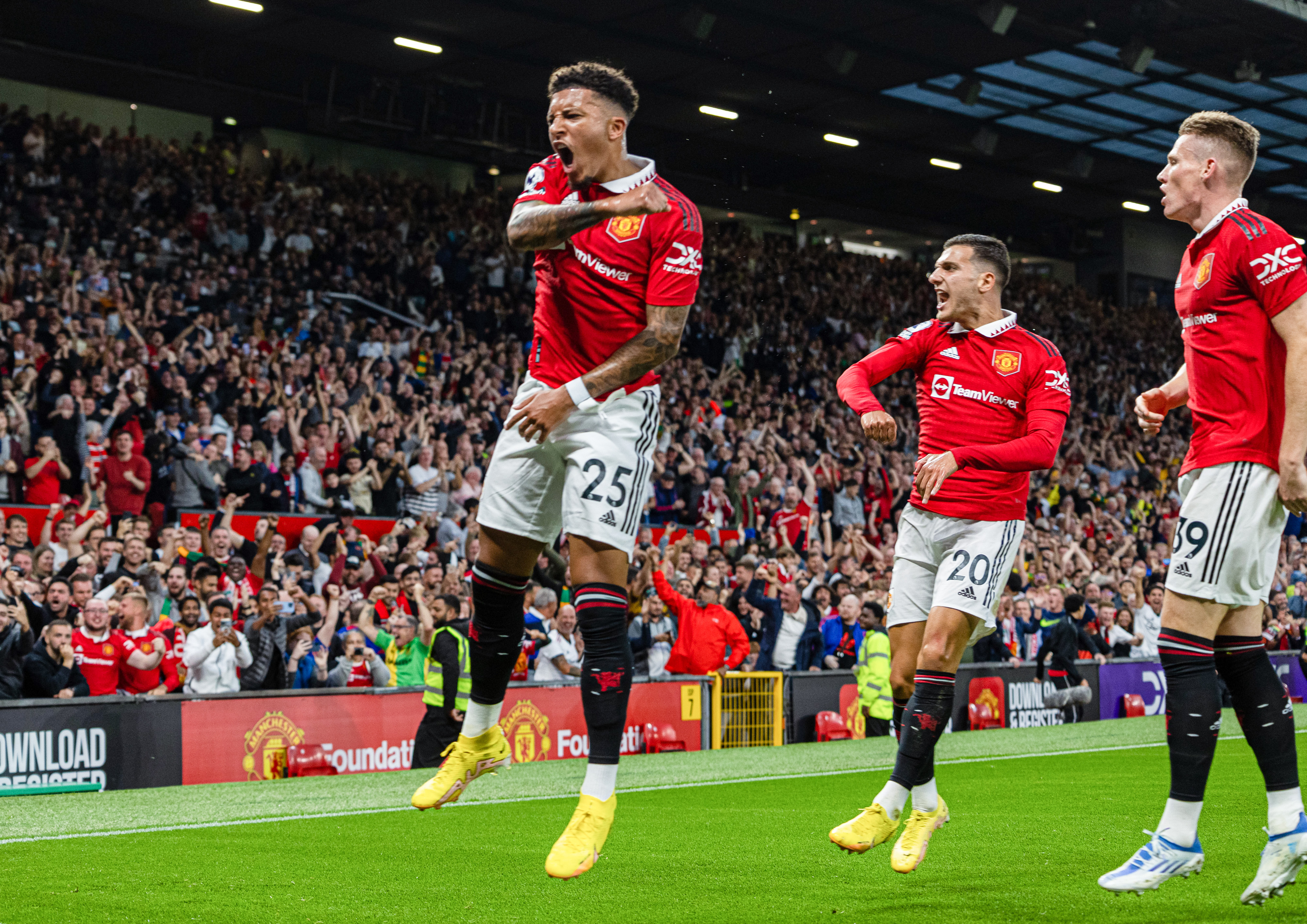 Cenne zwycięstwo Manchesteru United! Gol Jadona Sancho na wagę kompletu punktów [WIDEO]