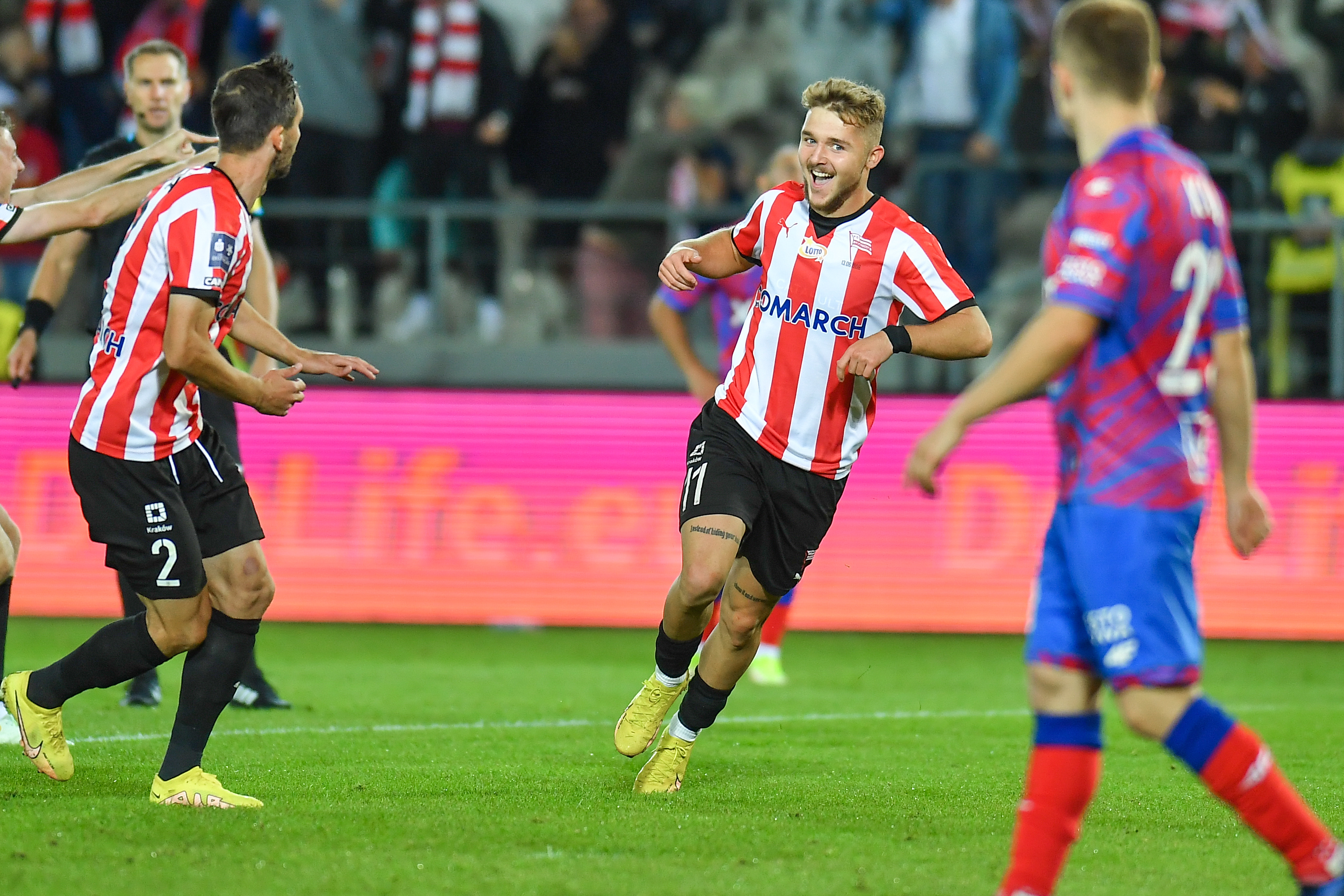 Michał Rakoczy szczęśliwy z nowej umowy w Cracovii. "Mogę dawać drużynie jeszcze więcej bramek i asyst"