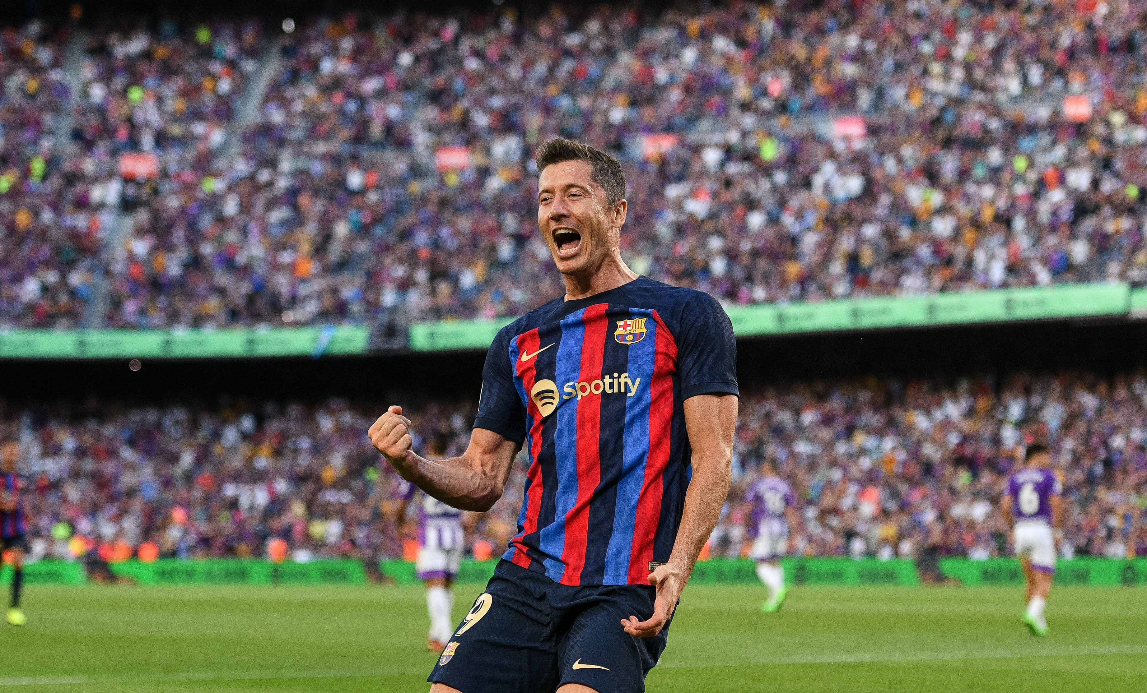 Robert Lewandowski kapitanem FC Barcelony? To możliwe - dziennikarz ujawnił listę następców legendy