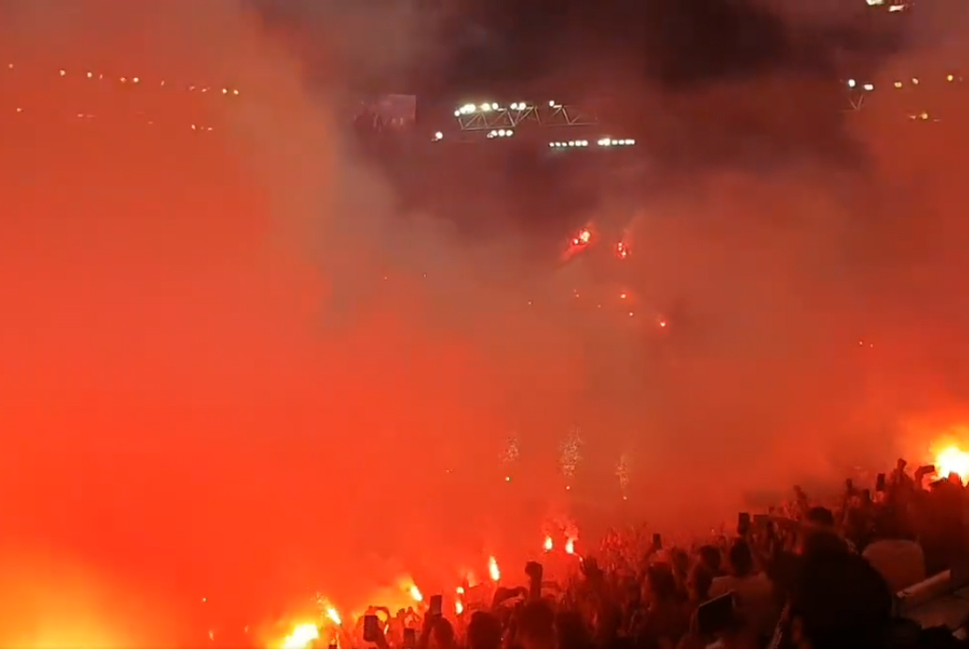 Pireus zapłonął! Szaleństwo na prezentacji Marcelo w Olympiakosie [WIDEO]