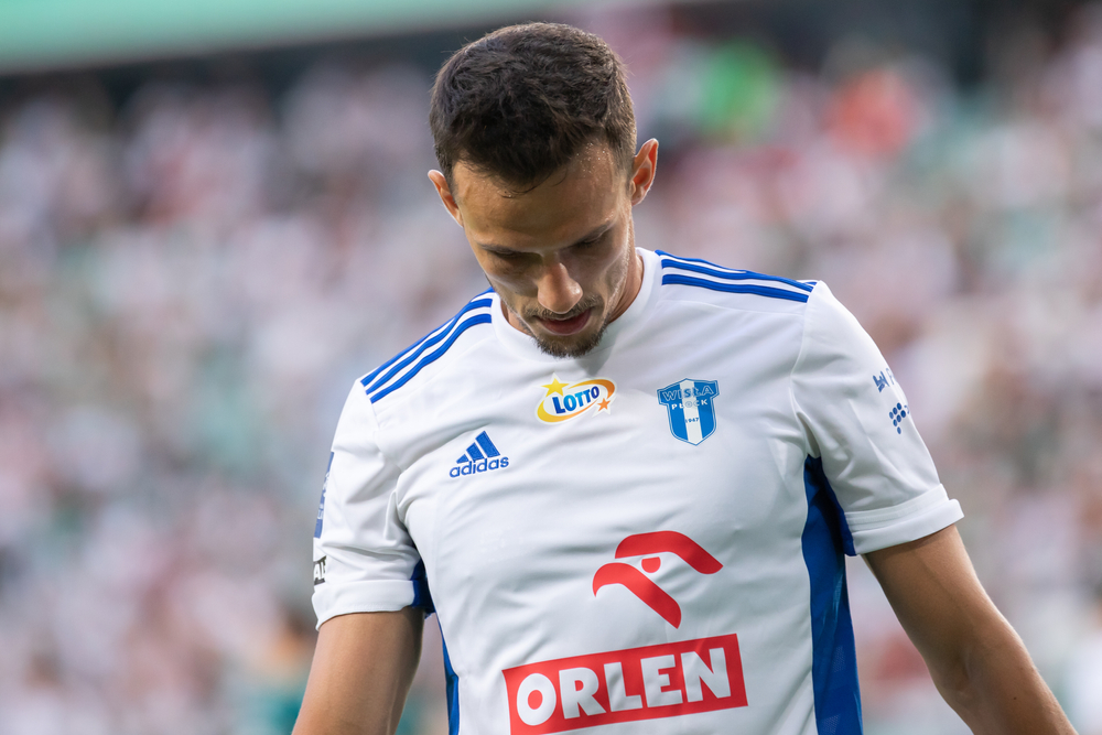 Rafał Wolski ukarany za brutalny faul. Czeka go długa przerwa od gry