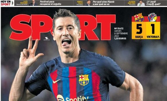 Lewandowski skradł serca hiszpańskiej prasie. Napastnik Barcelony znów królem okładek gazet [ZDJĘCIA]