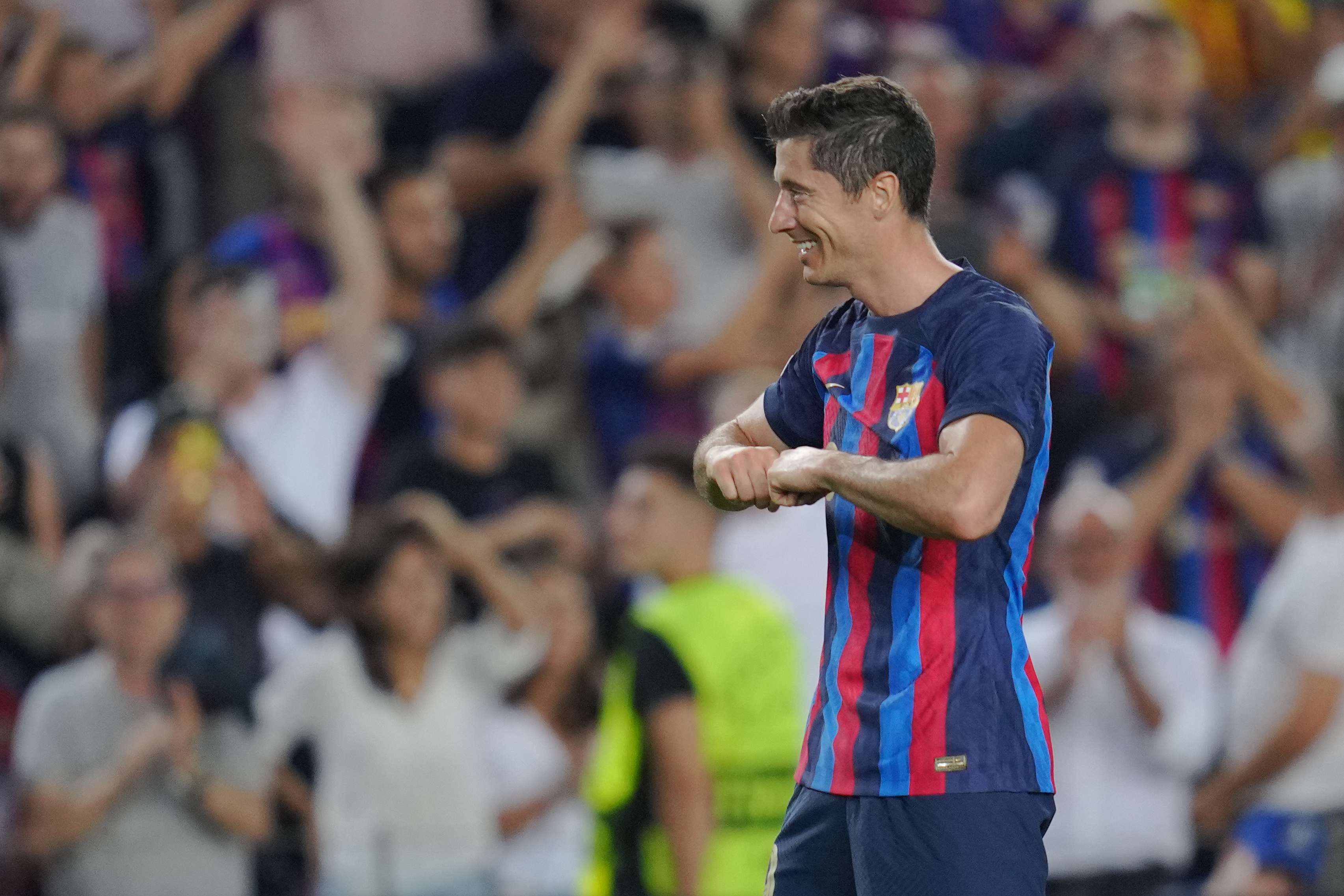 Piłkarz FC Barcelony zachwycony Robertem Lewandowskim. "Cierpieliśmy przez niego, a teraz gra z nami"