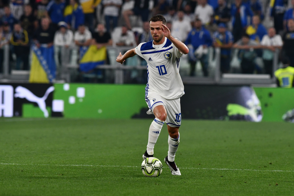 Miralem Pjanić chce zbojkotować mecz z reprezentacją Rosji. "Brak mi słów"