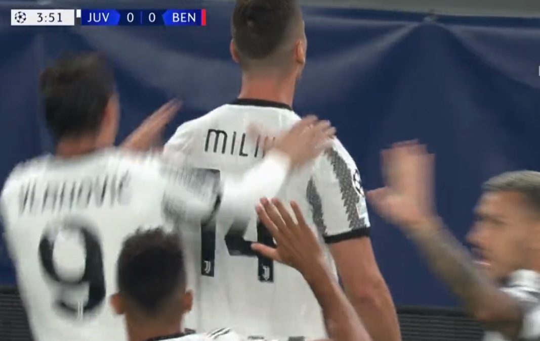 Piękny gol Milika w meczu Juventusu! Polak błysnął na początku starcia w Lidze Mistrzów [WIDEO]