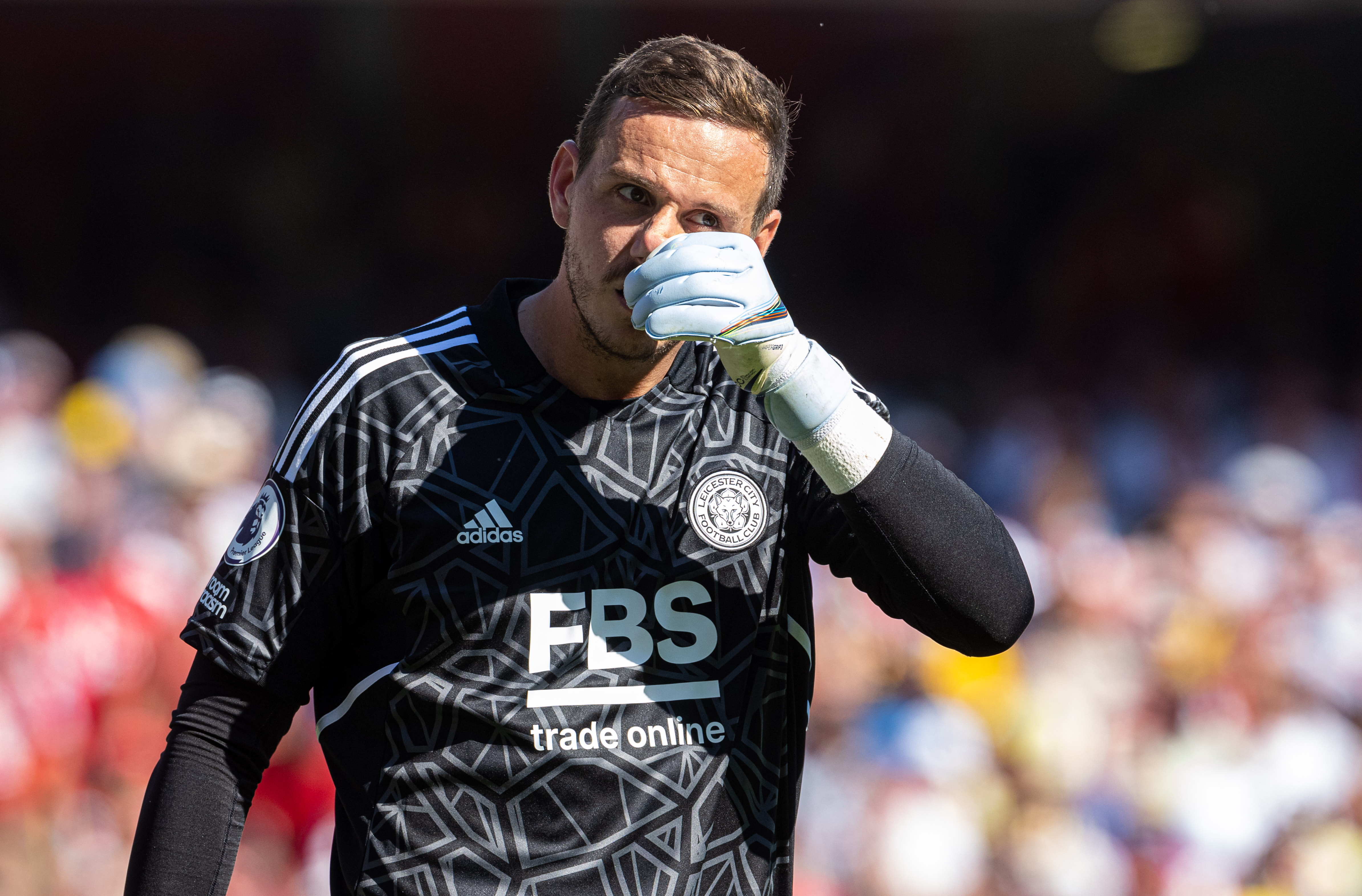 Miał zastąpić legendę, na razie gra jak "ręcznik". Pośmiewisko Premier League. "Płacą cenę za opieszałość"