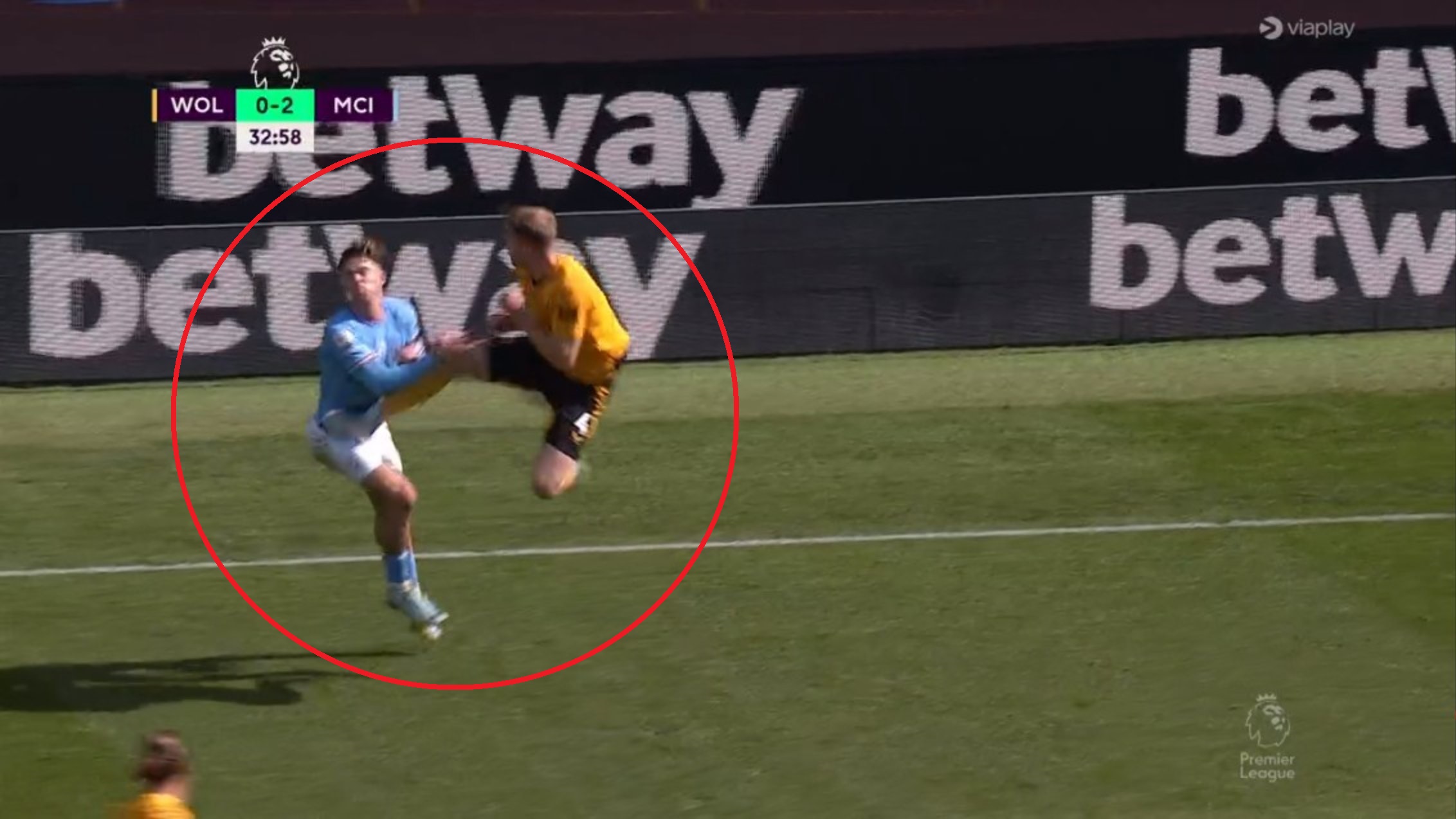 Bandycki atak na Jacka Grealisha. Brutalne zachowanie piłkarza Wolverhampton [WIDEO]