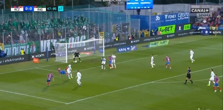 Spektakularna bramka napastnika Rakowa Częstochowa! "Wow, gol sezonu" [WIDEO]