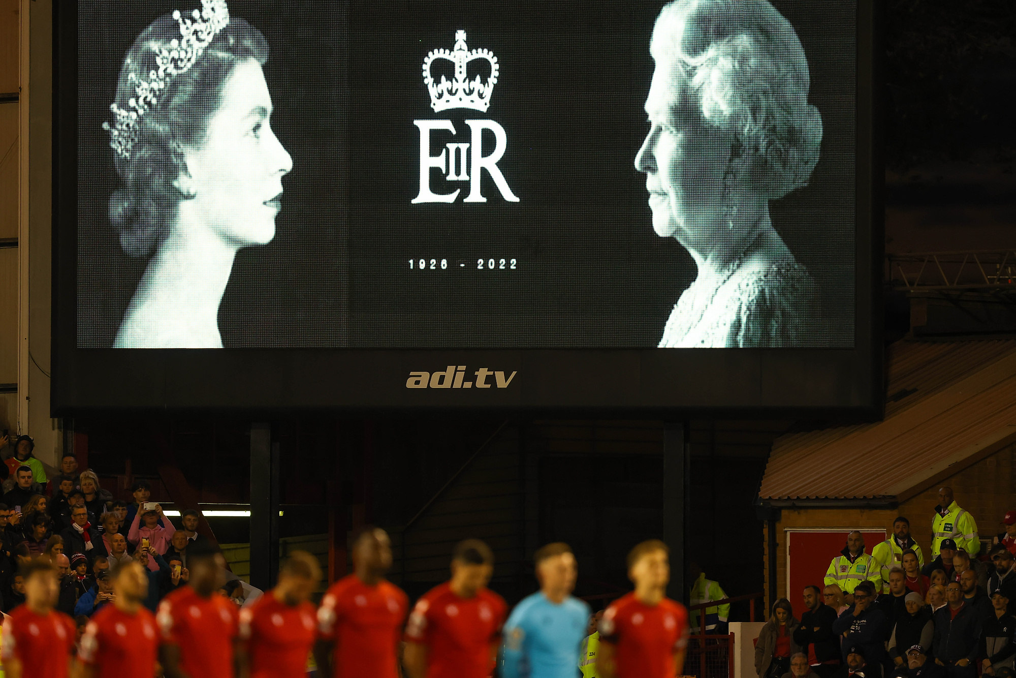 Nie cała Anglia będzie płakała po Elżbiecie II. Liverpool łez nie wylewa, bo rząd i monarchia też milczały