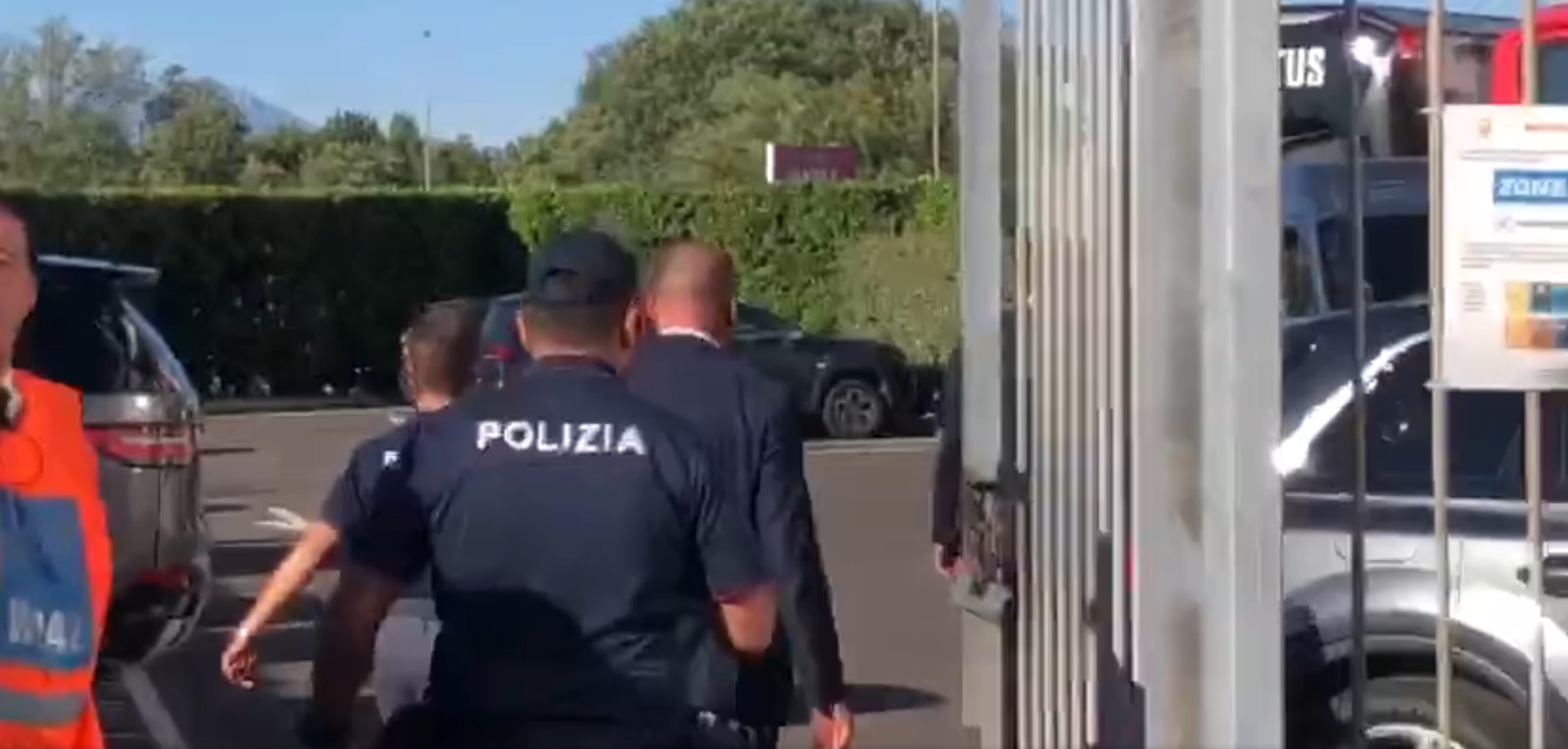 Kibice Juventusu wściekli na Massimiliano Allegriego. Policja musiała eskortować szkoleniowca [WIDEO]