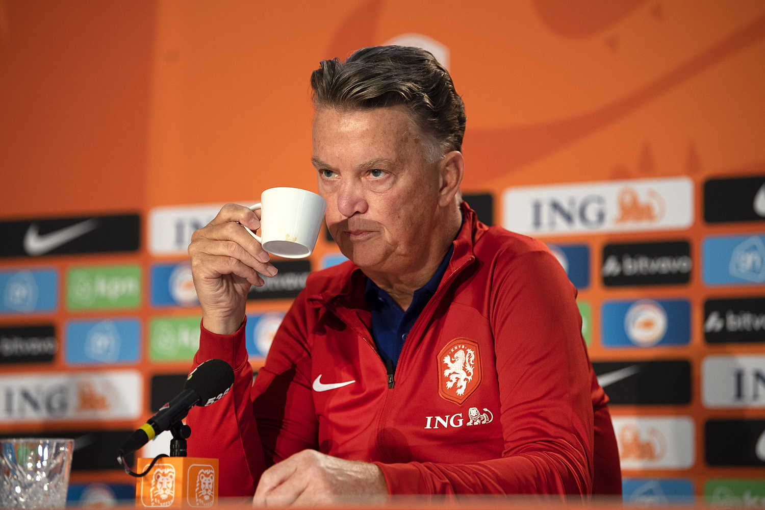 Wygrał z rakiem, do Kataru przyjechał po mistrzostwo świata. Louis van Gaal znów jest wielki