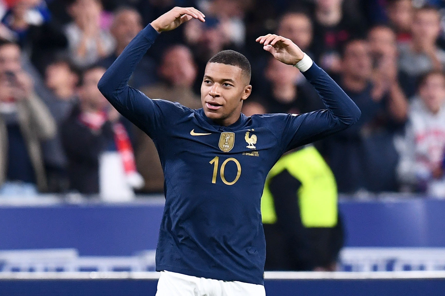 Kontuzja ważnego ogniwa FC Barcelony, kapitalna bramka Mbappe. Francja uciekła katu spod topora [WIDEO]
