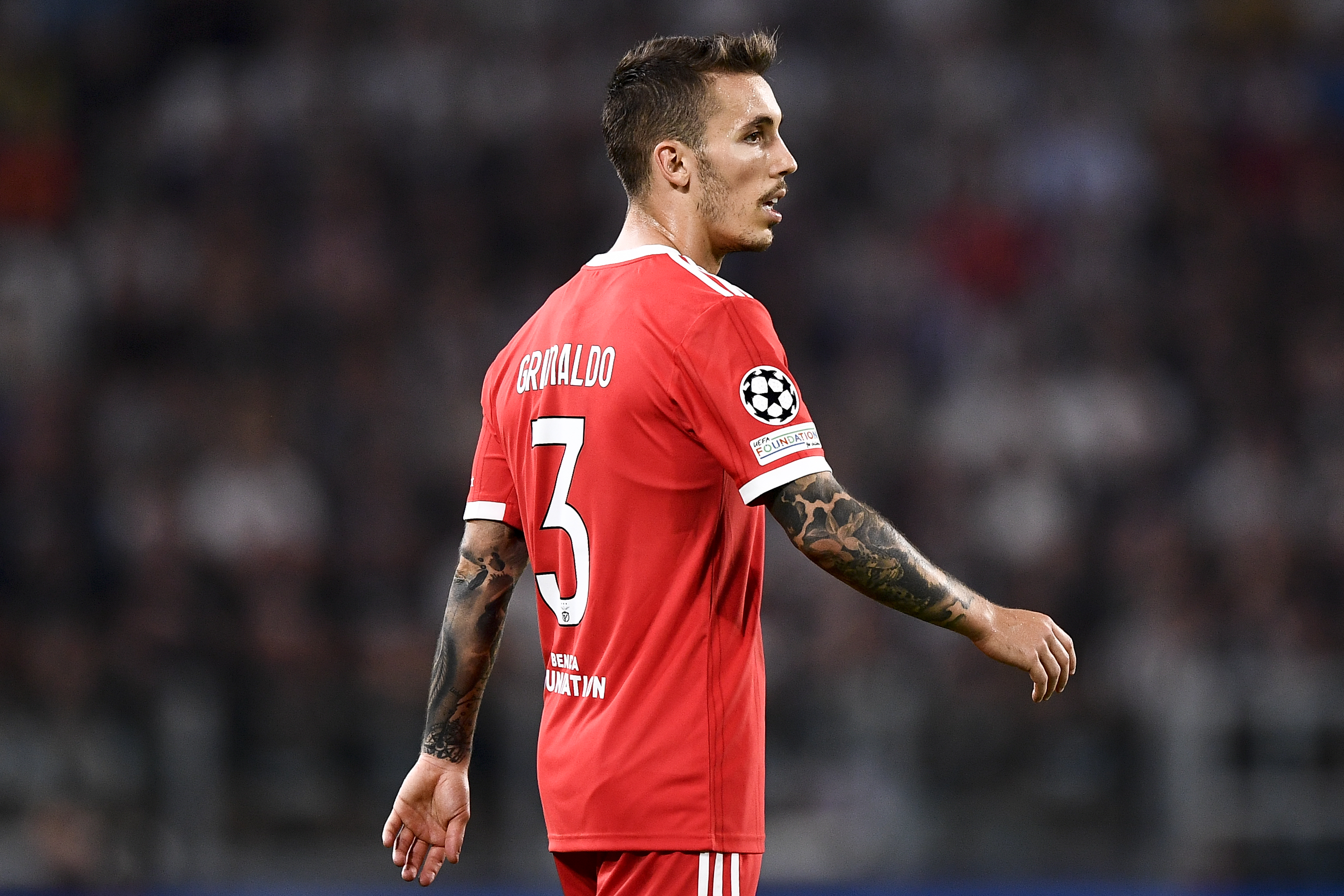 Łączono go z FC Barceloną, będzie grał w Bundeslidze. Fabrizio Romano potwierdził głośny transfer