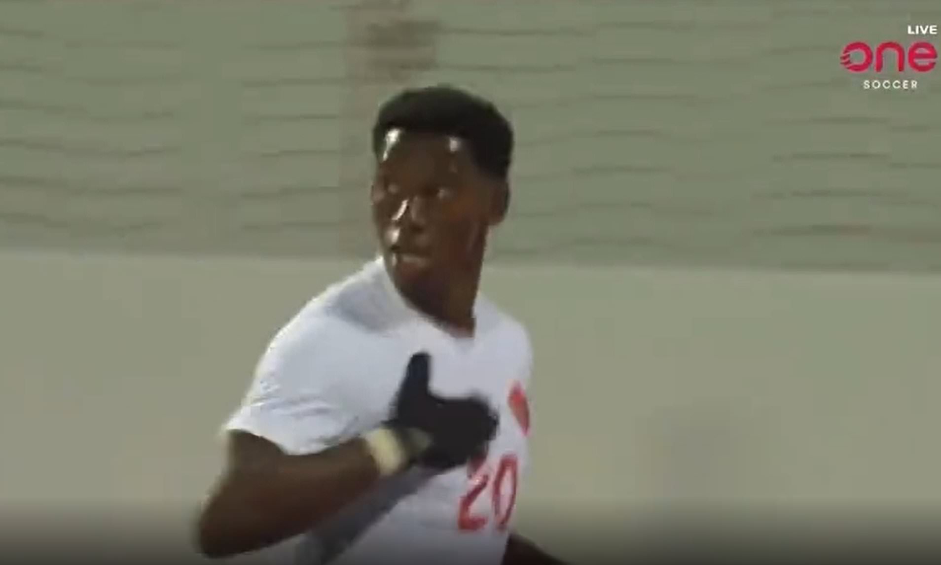 Reprezentacja Kanady przepycha się z Nike. Znany piłkarz wykonał wymowny gest. Wszystko przez koszulki [WIDEO]