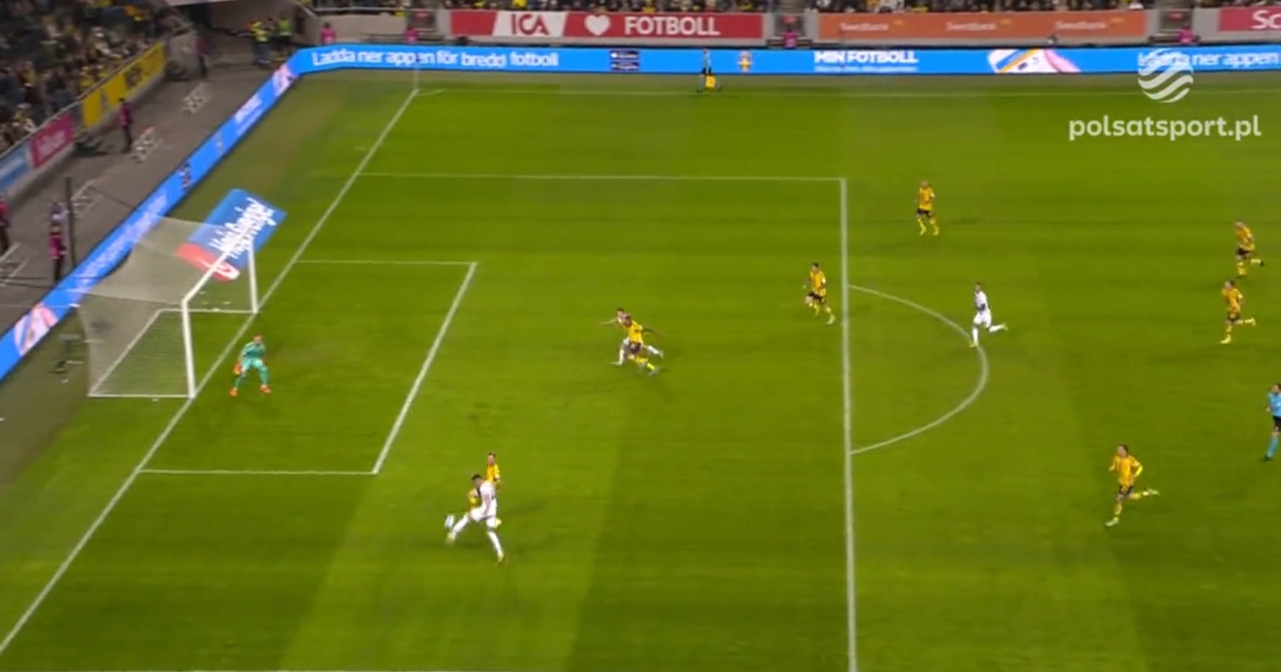 Przepiękny gol pogrążył spadających Szwedów w Lidze Narodów. Szkocja i Serbia z awansem do elity [WIDEO]