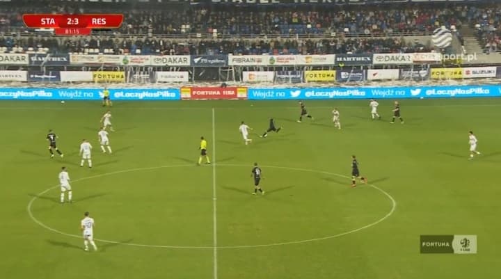 Spektakularny gol na zapleczu Ekstraklasy! Trafił zza połowy boiska [WIDEO]