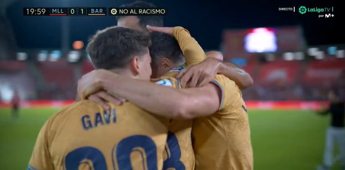 Fenomenalny gol Roberta Lewandowskiego! Indywidualna akcja i idealny strzał snajpera Barcelony [WIDEO]