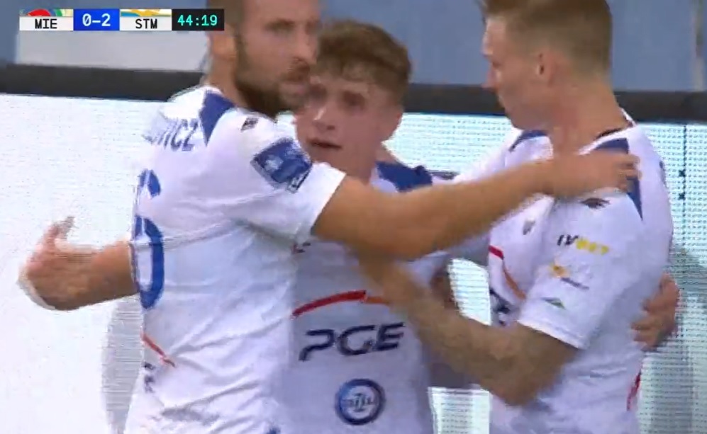 Miedź Legnica na stojąco, a Stal Mielec śpiewająco. Beniaminek blisko dna Ekstraklasy [WIDEO]