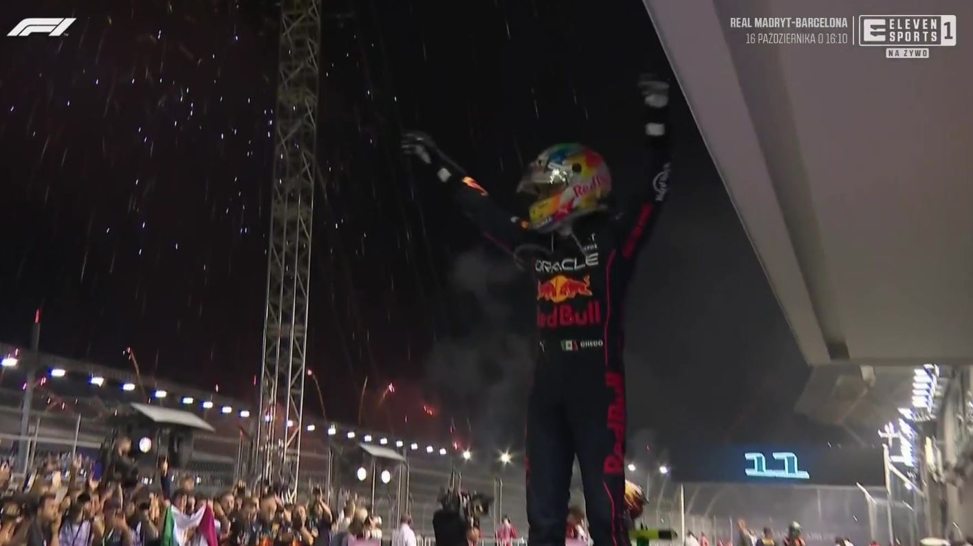 Wielka ulewa i wyścig pełen akcji. Sergio Perez pierwszy na mecie w Grand Prix Singapuru