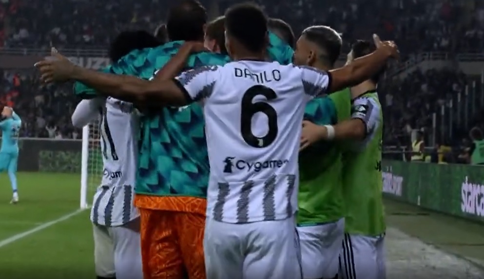 Zwycięstwo Juventusu w arcyważnych derbach! Wściekłość Vlahovicia, parodie Keana i pewny Szczęsny [WIDEO]