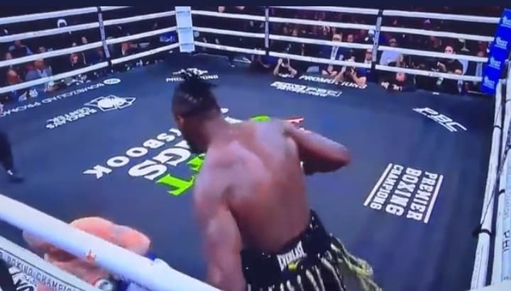 Spektakularny triumf Deontaya Wildera! Znokautował rywala w pierwszej rundzie [WIDEO]