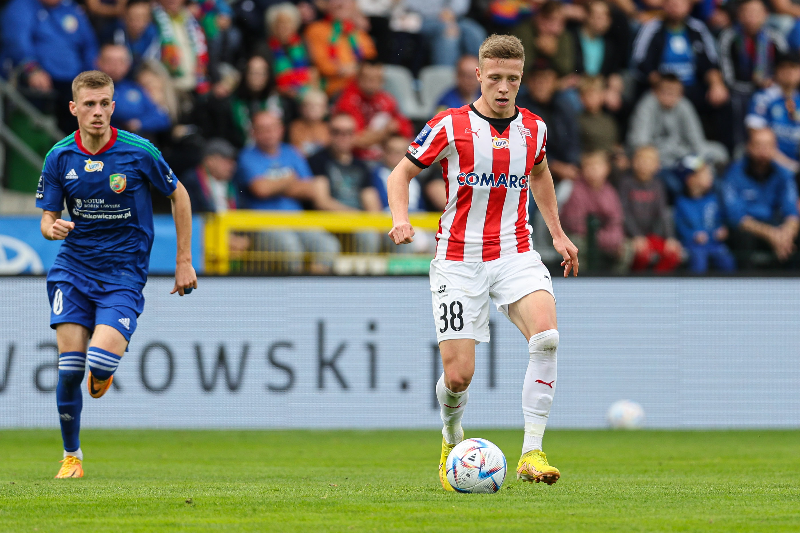 Miedź Legnica przerwała passę porażek. Beniaminek urwał punkt Cracovii [WIDEO]