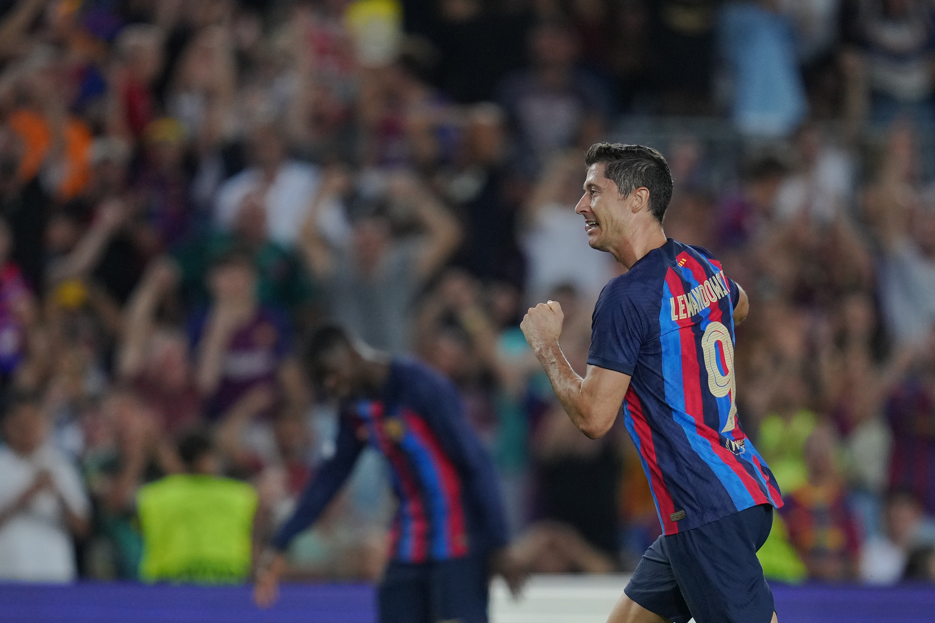 "Niezwykły napastnik, jest kilerem". Xavi w wyjątkowych słowach pochwalił Roberta Lewandowskiego