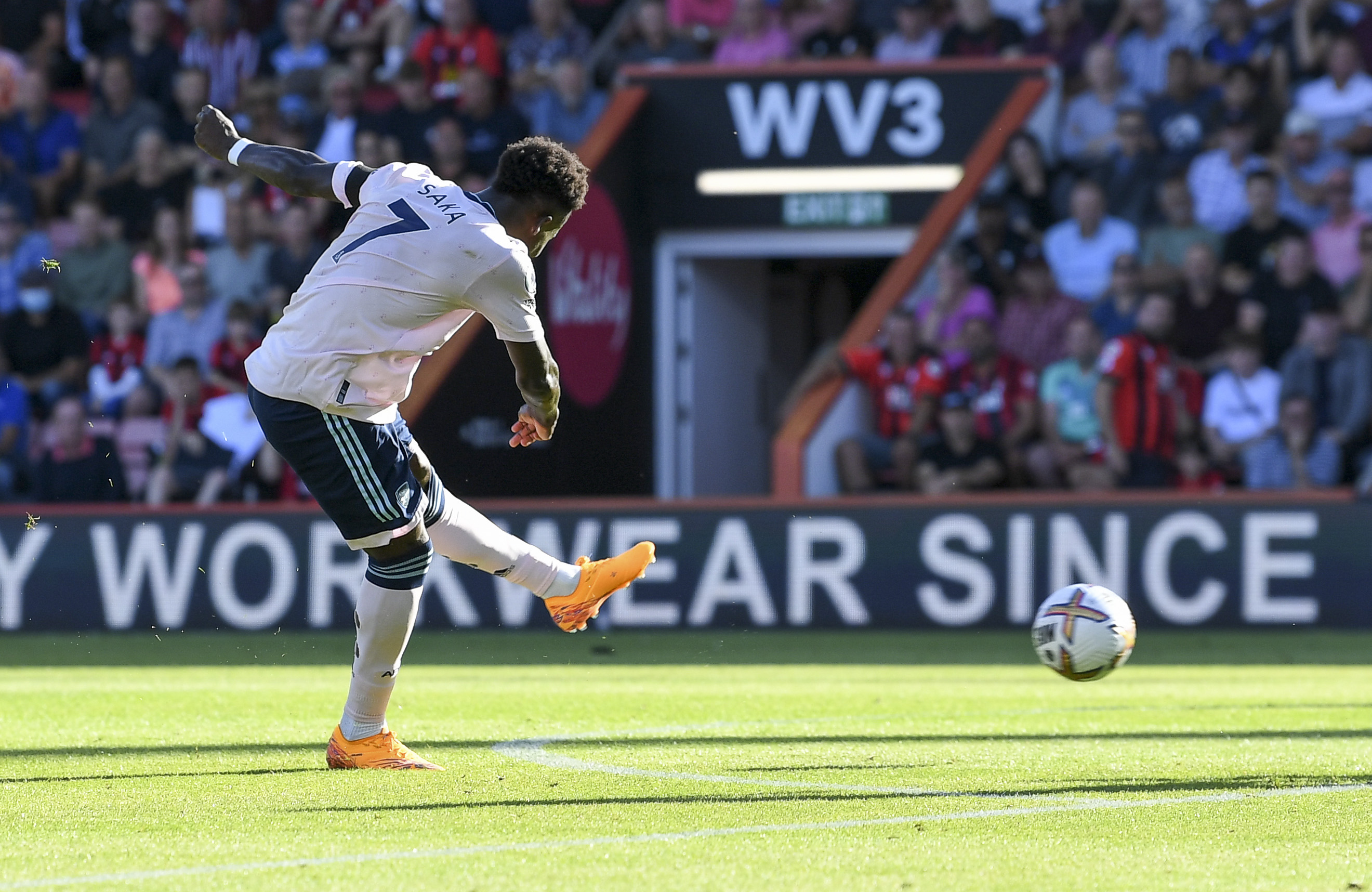 Bukayo Saka powtórzył osiągnięcie Thierry'ego Henry'ego. Pierwsza taka sytuacja od lat
