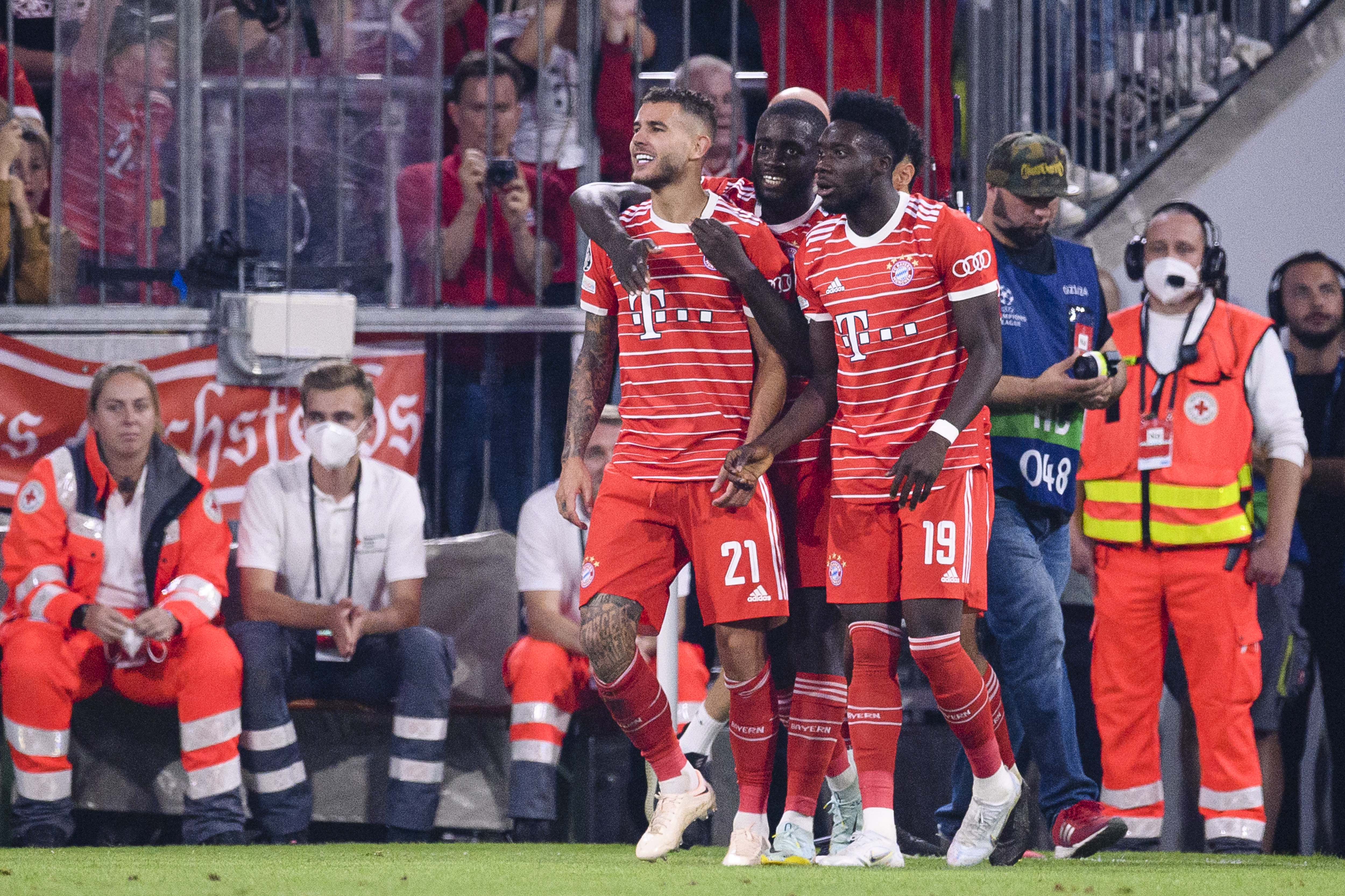 Bayern Monachium gotowy na sprzedaż dwóch istotnych piłkarzy. Mistrzowie Niemiec wycenili zawodników